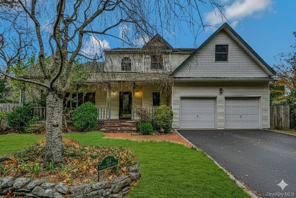 124 Fleets Cove Road, Huntington, NY 11743