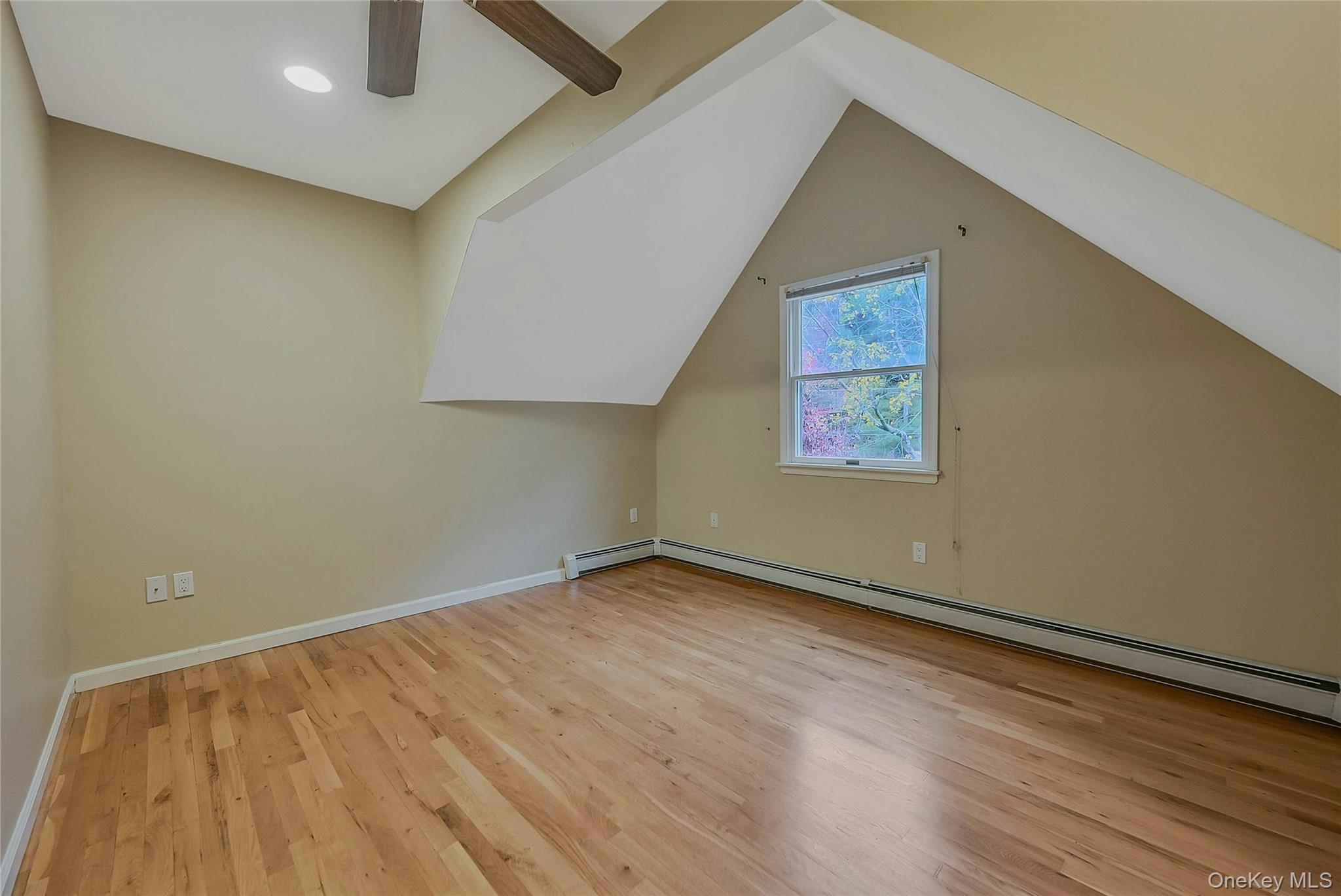 124 Fleets Cove Road, Huntington, NY 11743