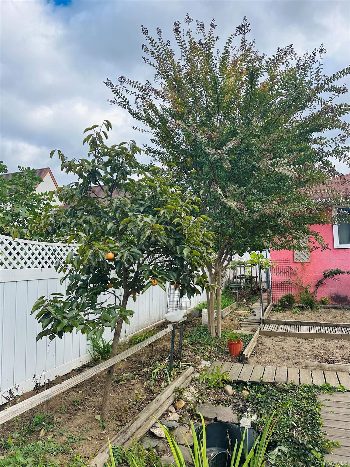 100 Memphis Avenue, Floral Park, NY 11001