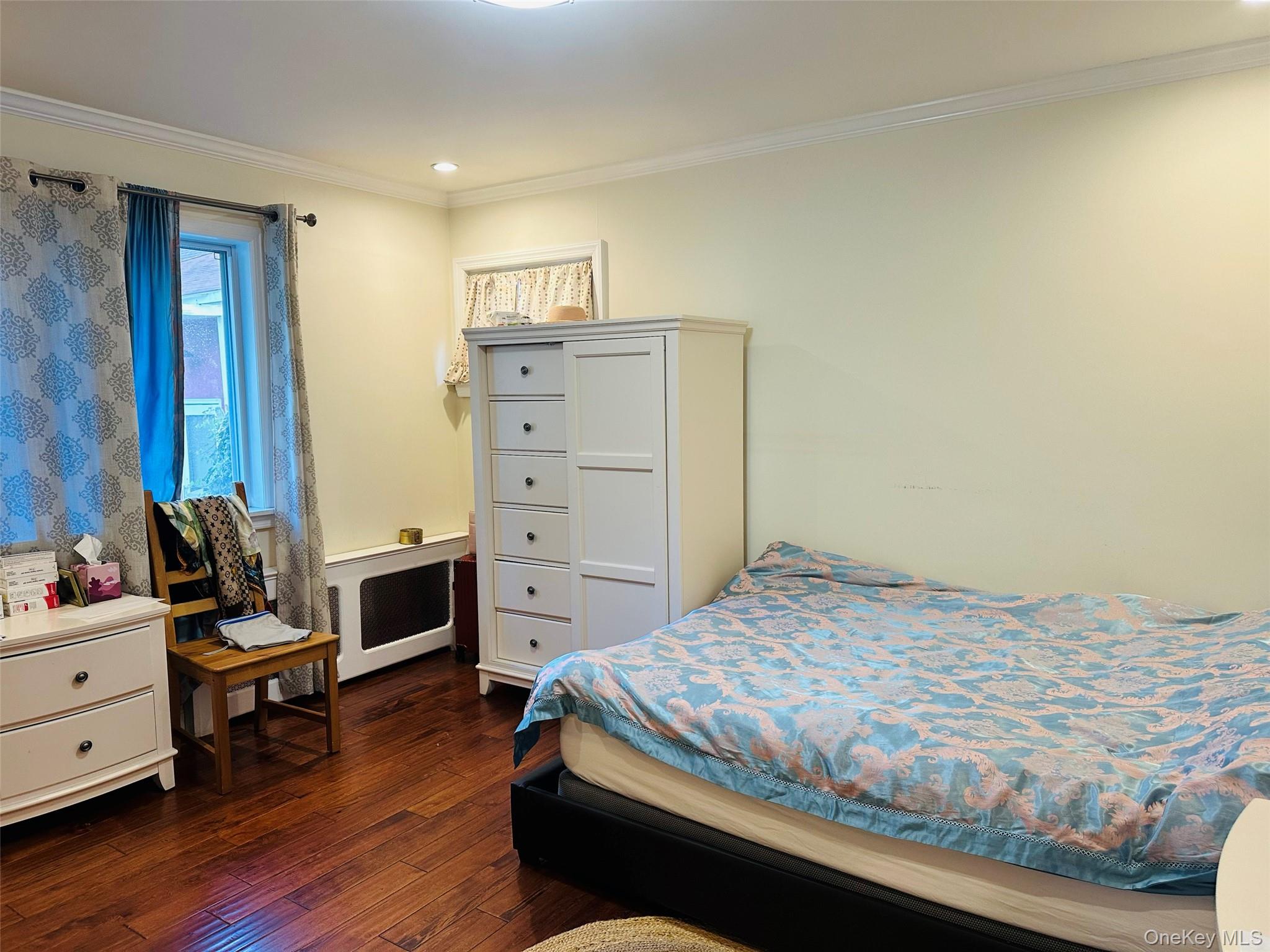 100 Memphis Avenue, Floral Park, NY 11001