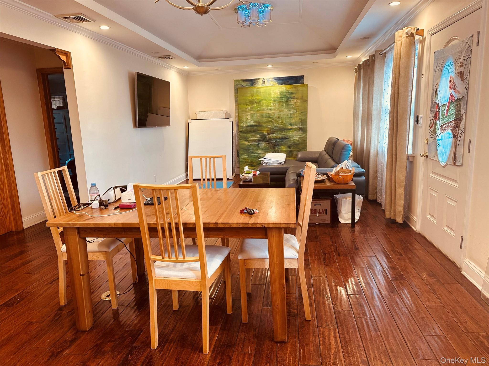 100 Memphis Avenue, Floral Park, NY 11001