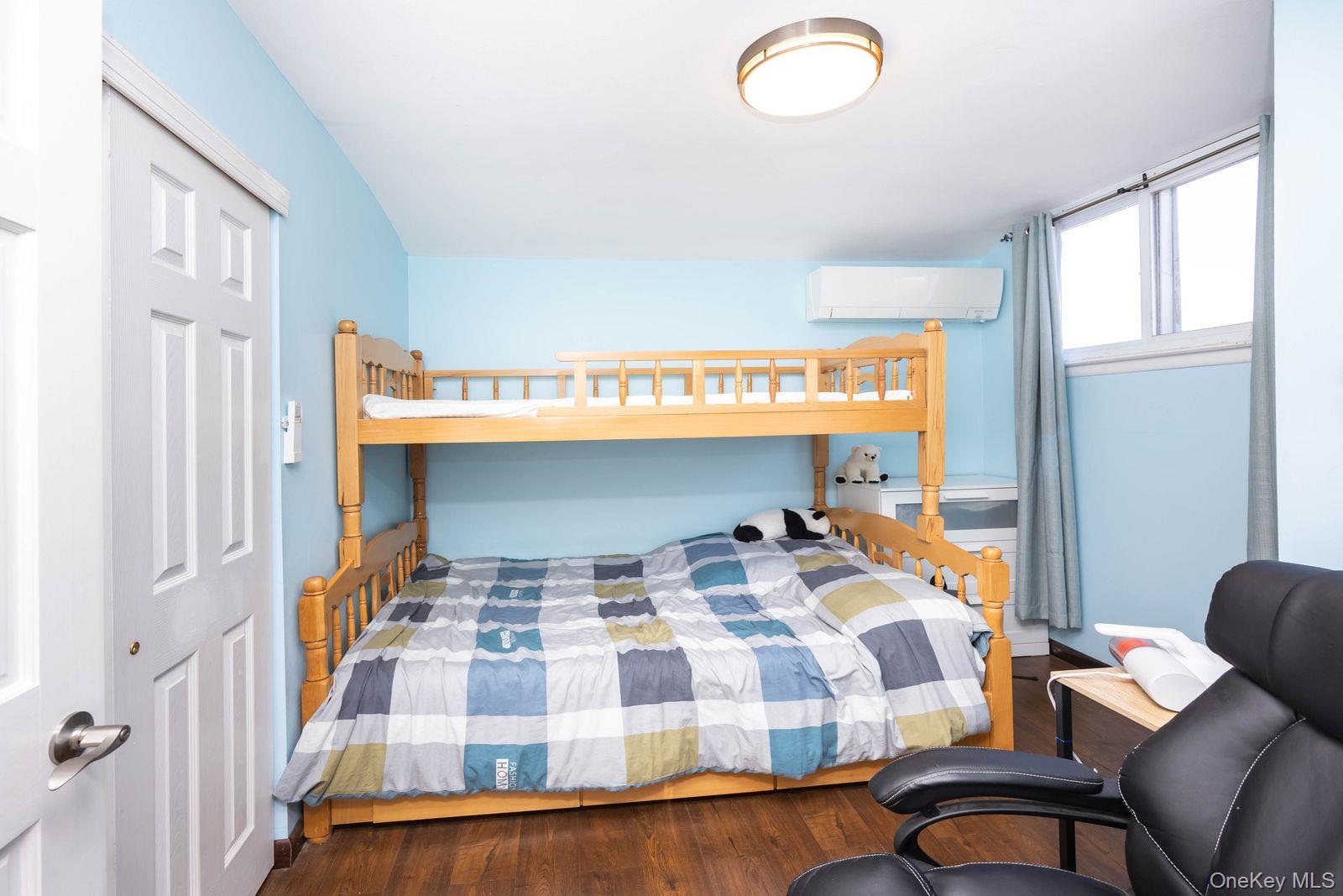 197 Park Drive N, Staten Island, NY 10314