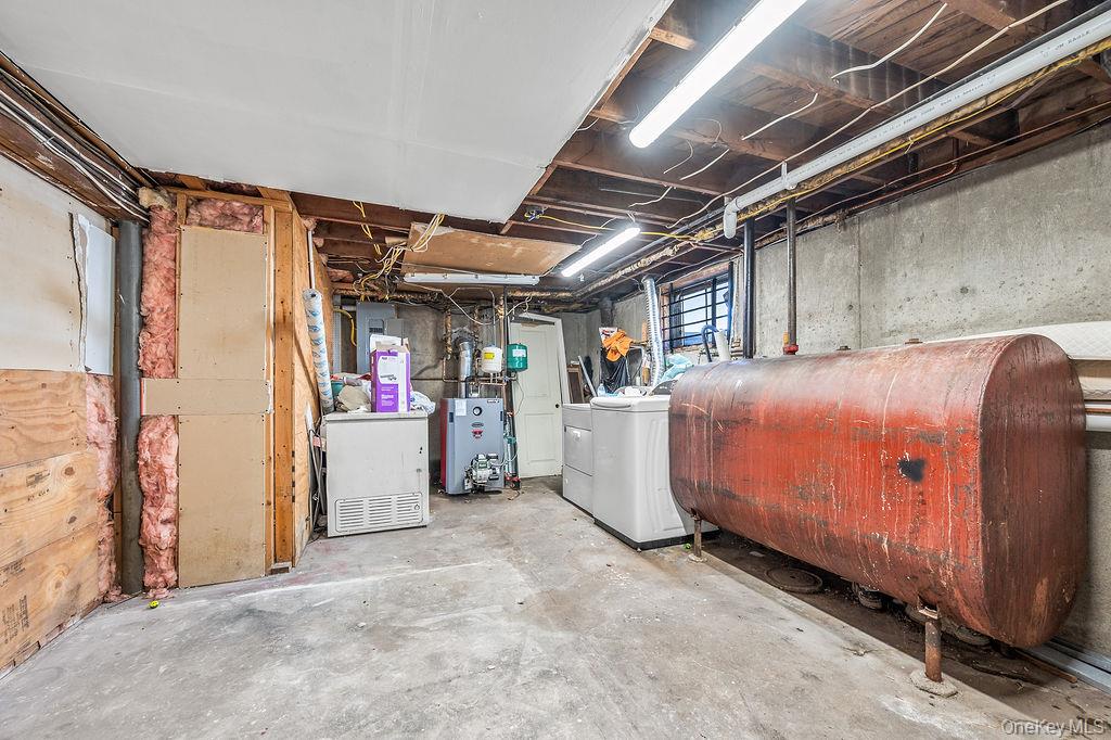 185 Throop Street, West Babylon, NY 11704