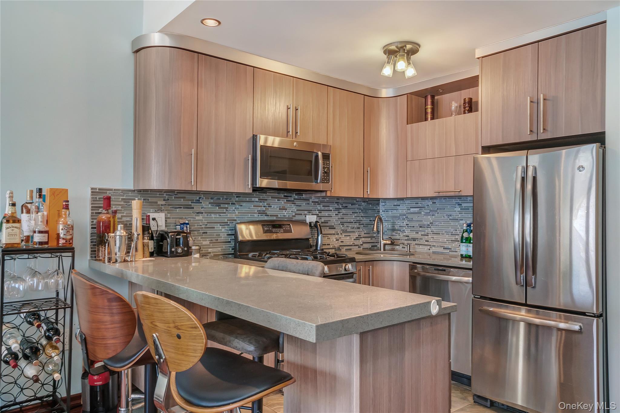 208 Beach 124th Street # 6, Far Rockaway, NY 11694