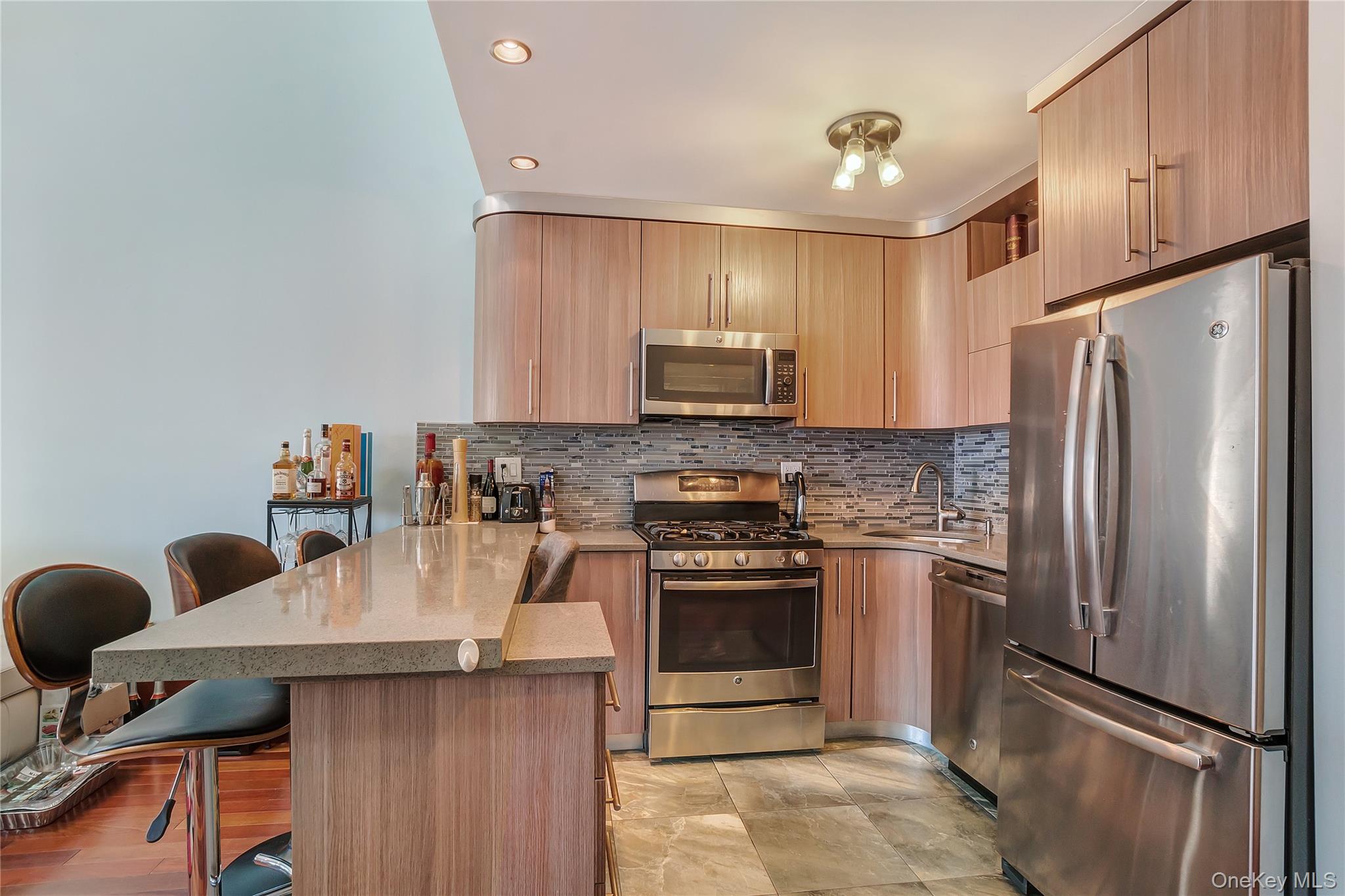 208 Beach 124th Street # 6, Far Rockaway, NY 11694