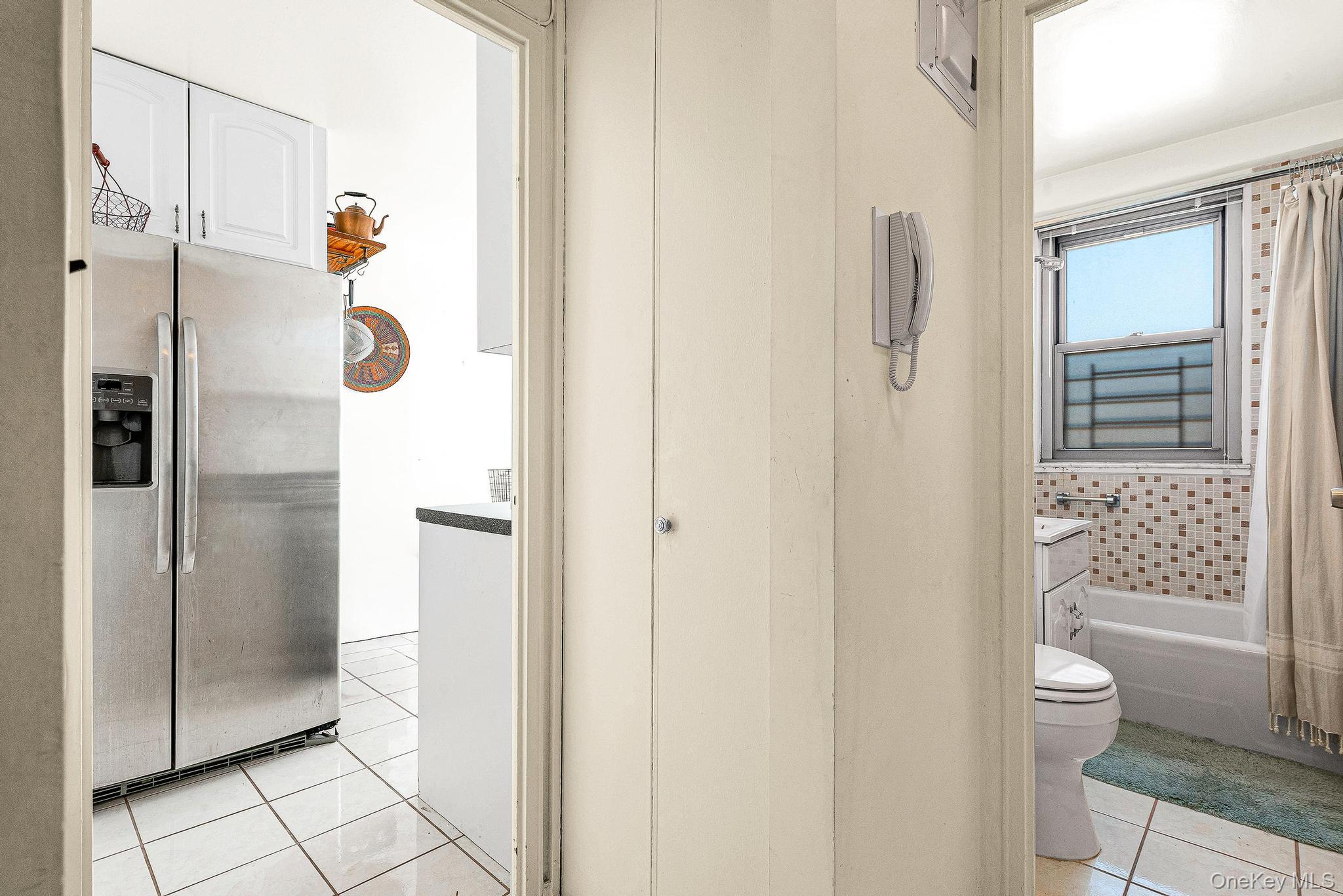 70-25 Yellowstone Boulevard # 4D, Forest Hills, NY 11375