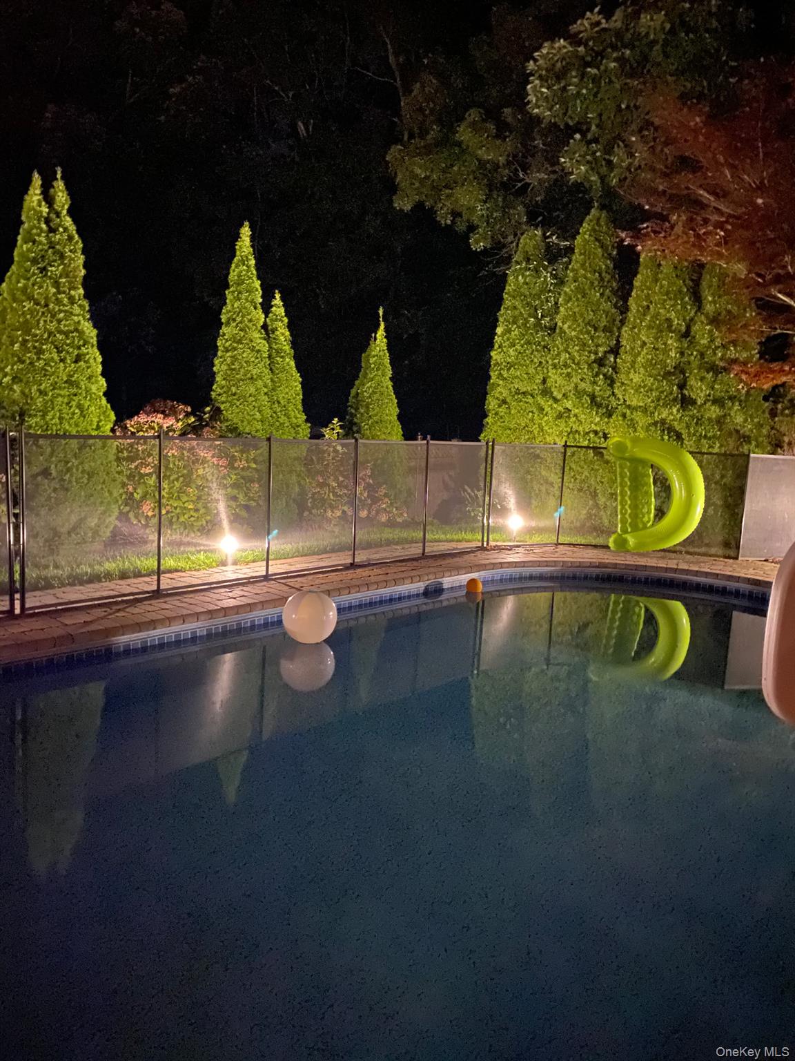 6 Laurel Crescent, Manorville, NY 11949