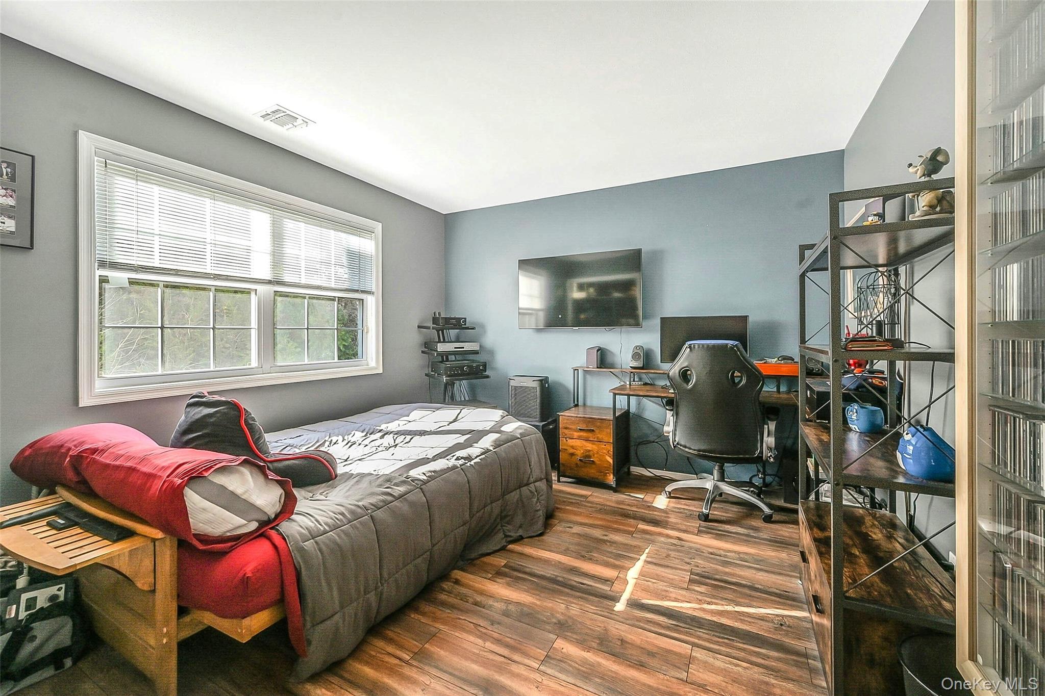 6 Laurel Crescent, Manorville, NY 11949