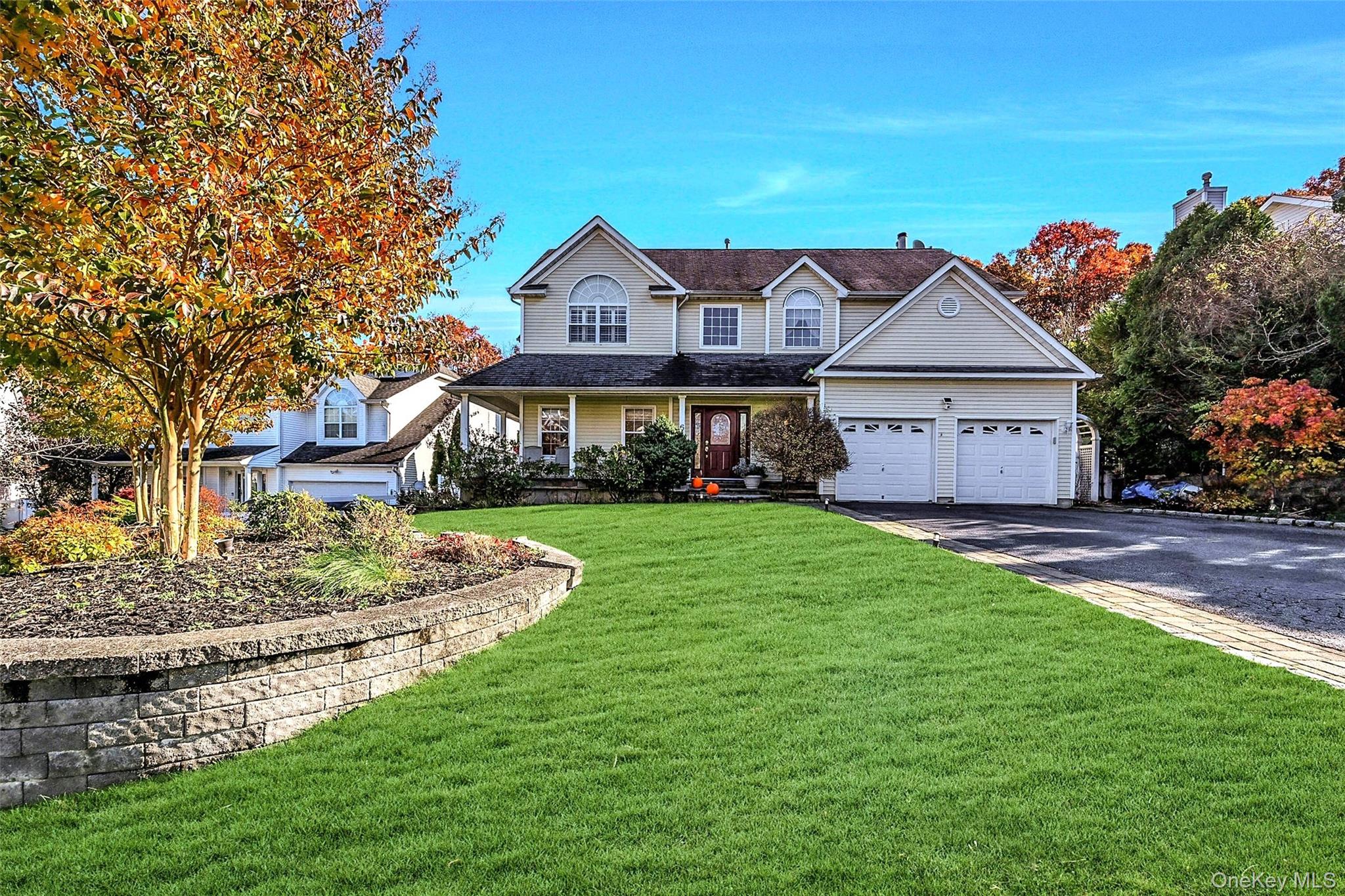 6 Laurel Crescent, Manorville, NY 11949