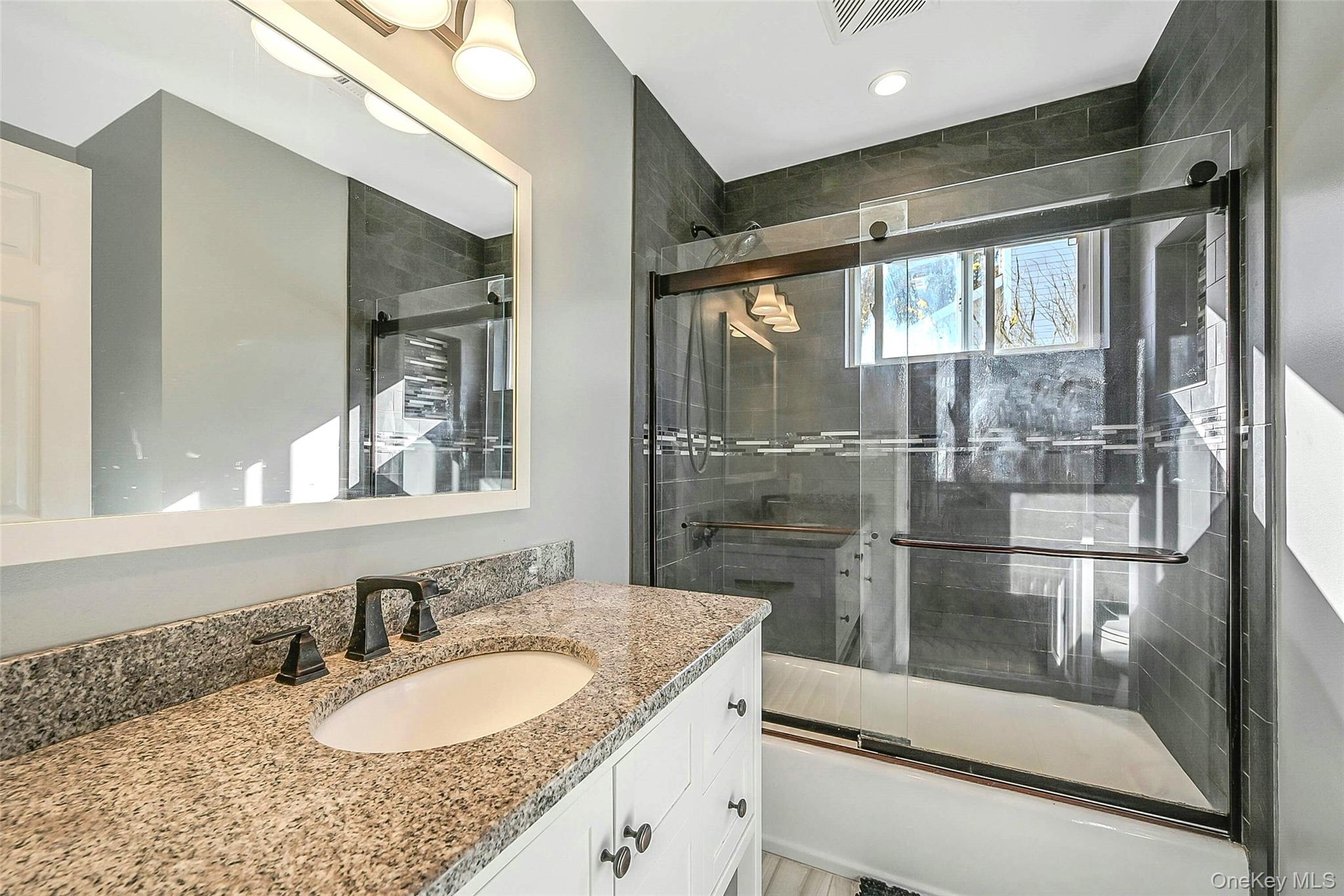 6 Laurel Crescent, Manorville, NY 11949