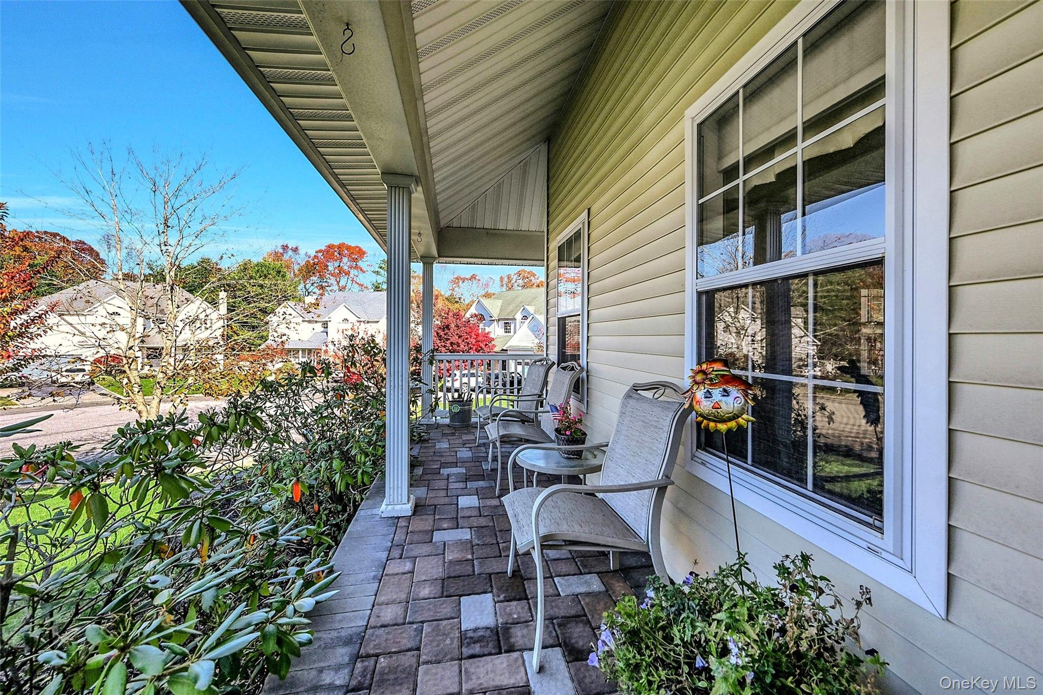 6 Laurel Crescent, Manorville, NY 11949