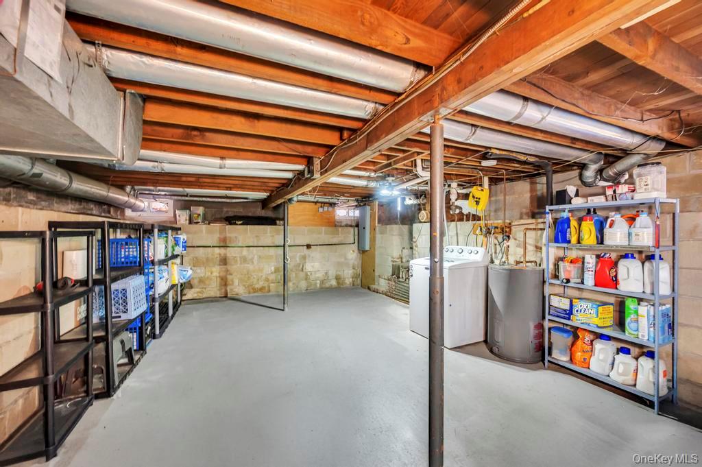 14 Weichers Street, Ronkonkoma, NY 11779