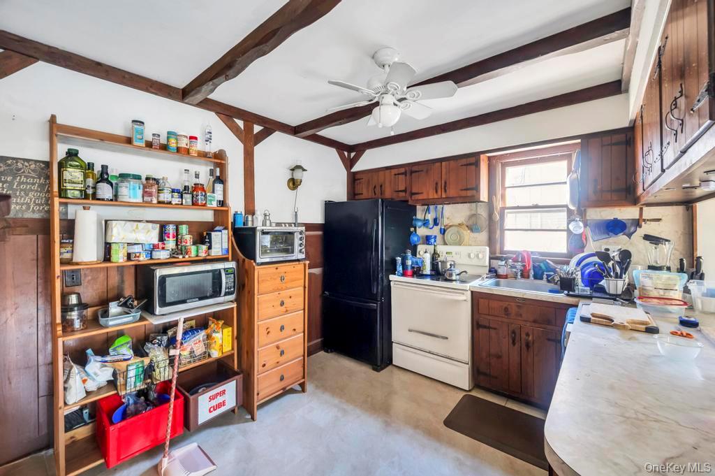 14 Weichers Street, Ronkonkoma, NY 11779