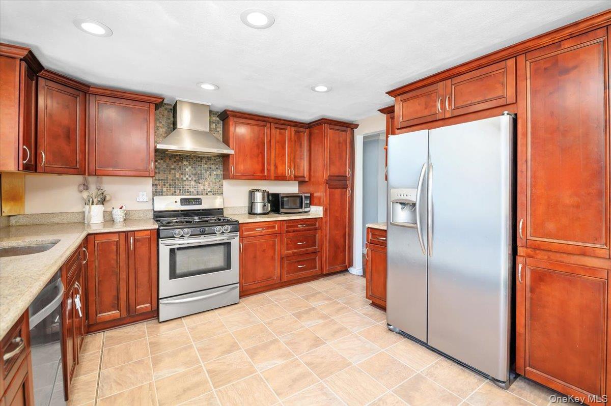 19 Biscayne Drive, Selden, NY 11784