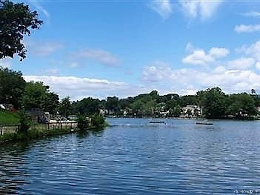 19 Manchester Road # 2R  (B-22), Eastchester, NY 10709