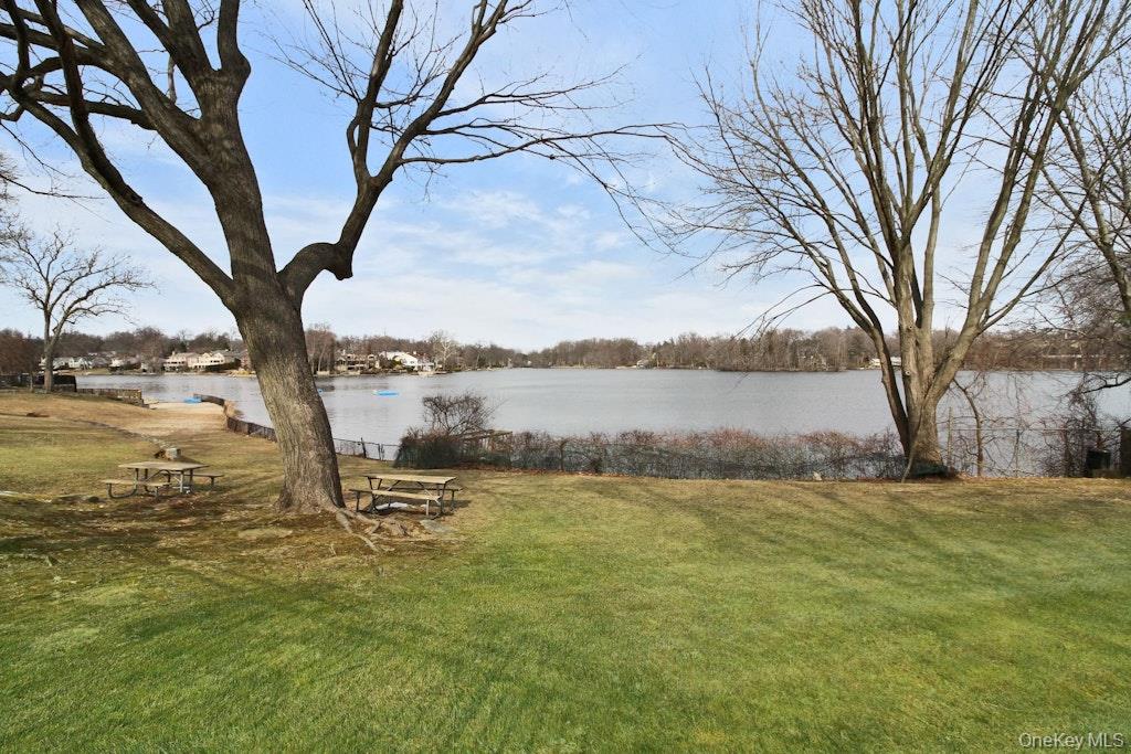 19 Manchester Road # 2R  (B-22), Eastchester, NY 10709