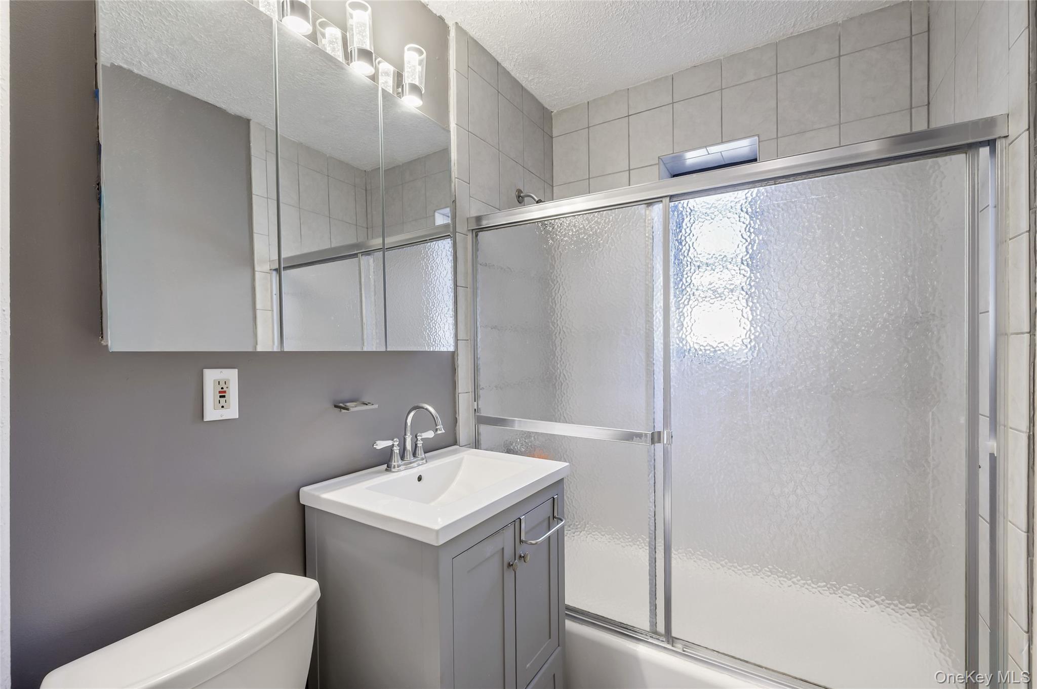 19 Manchester Road # 2R  (B-22), Eastchester, NY 10709