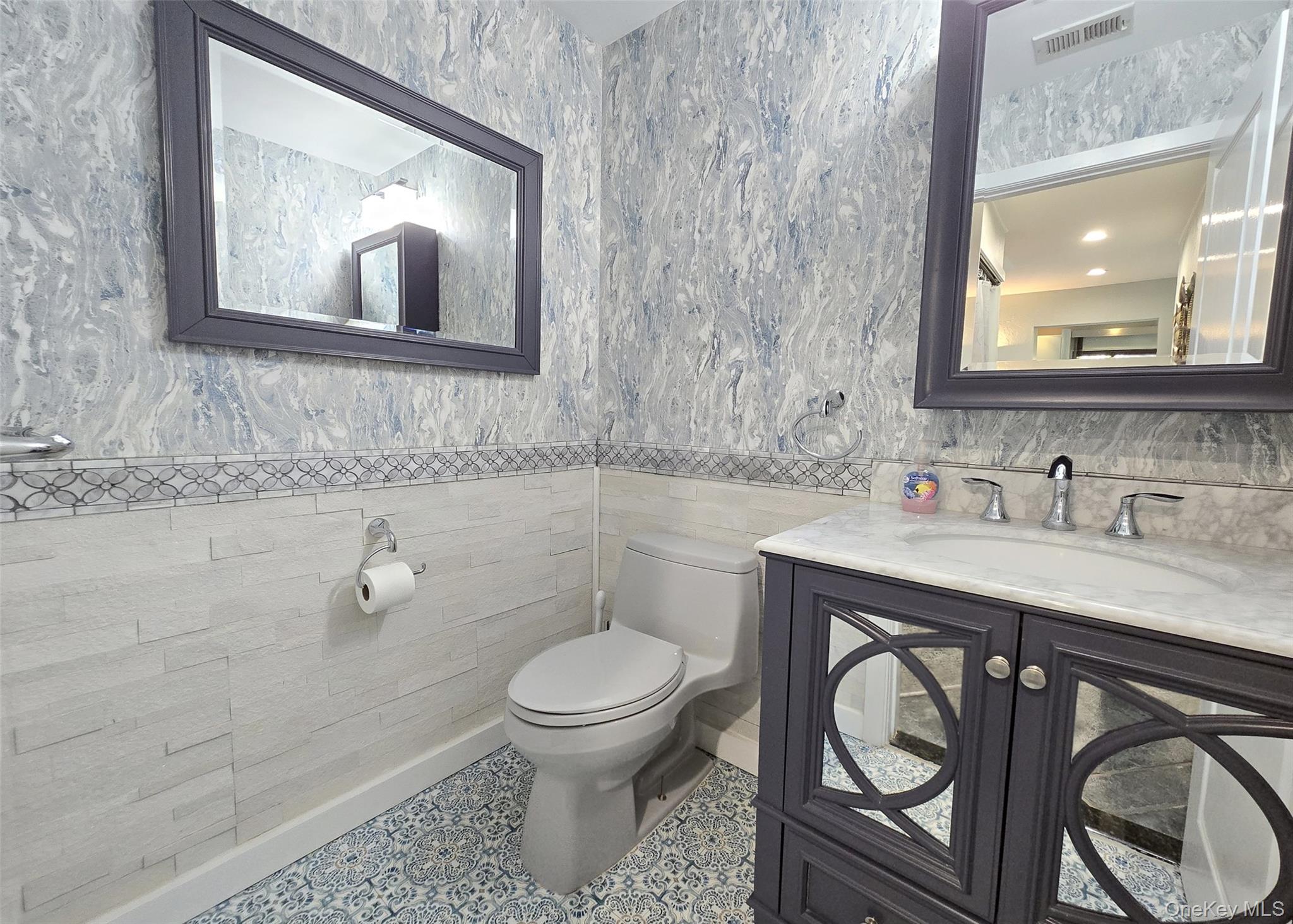 64 Timber Ridge Drive, Holbrook, NY 11741