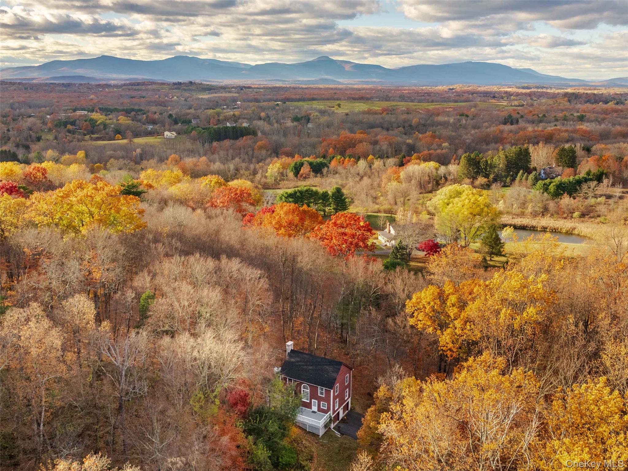 216 Starbarrack Road, Red Hook, NY 12571