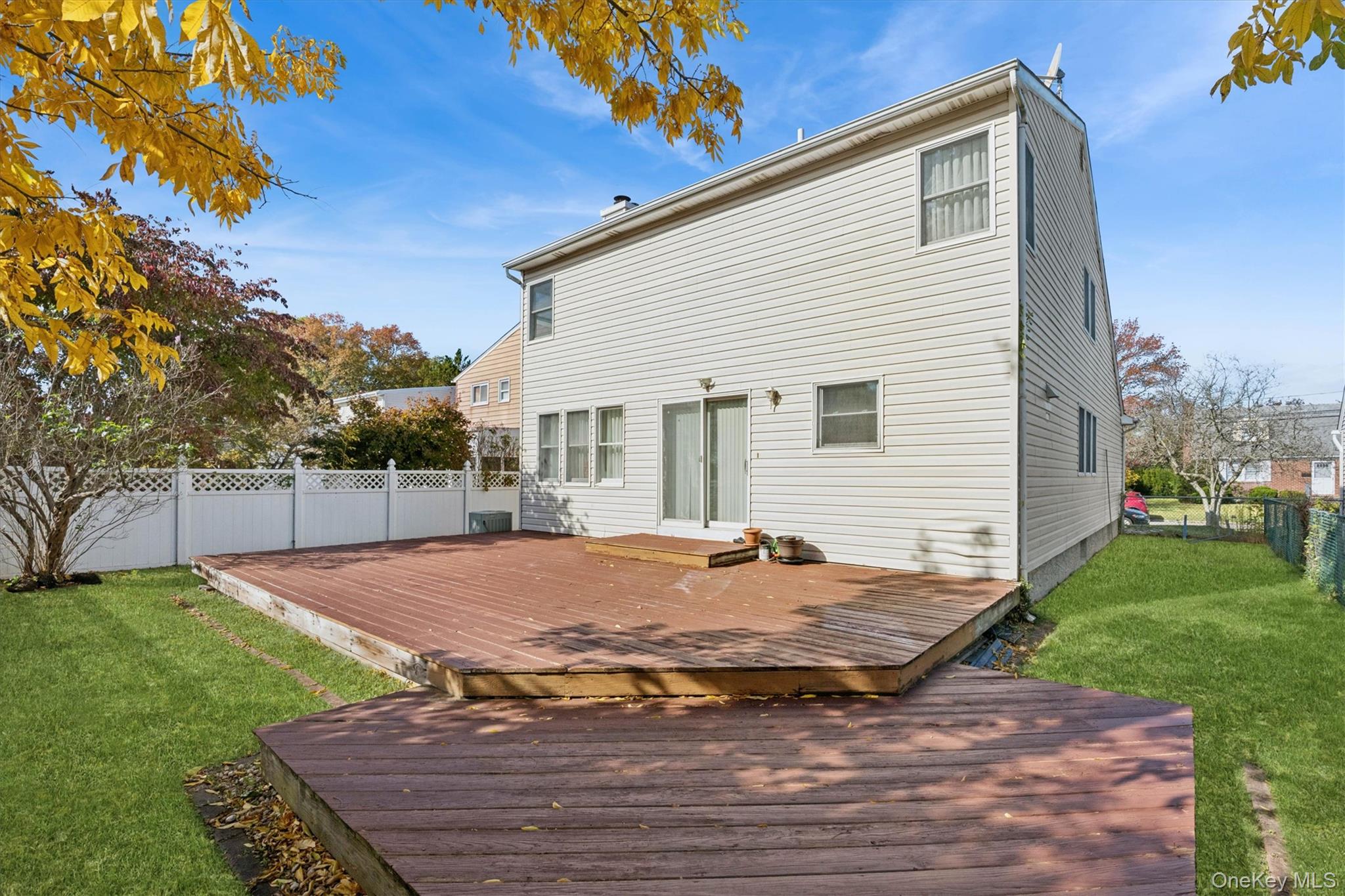 115 Schley Avenue, Albertson, NY 11507