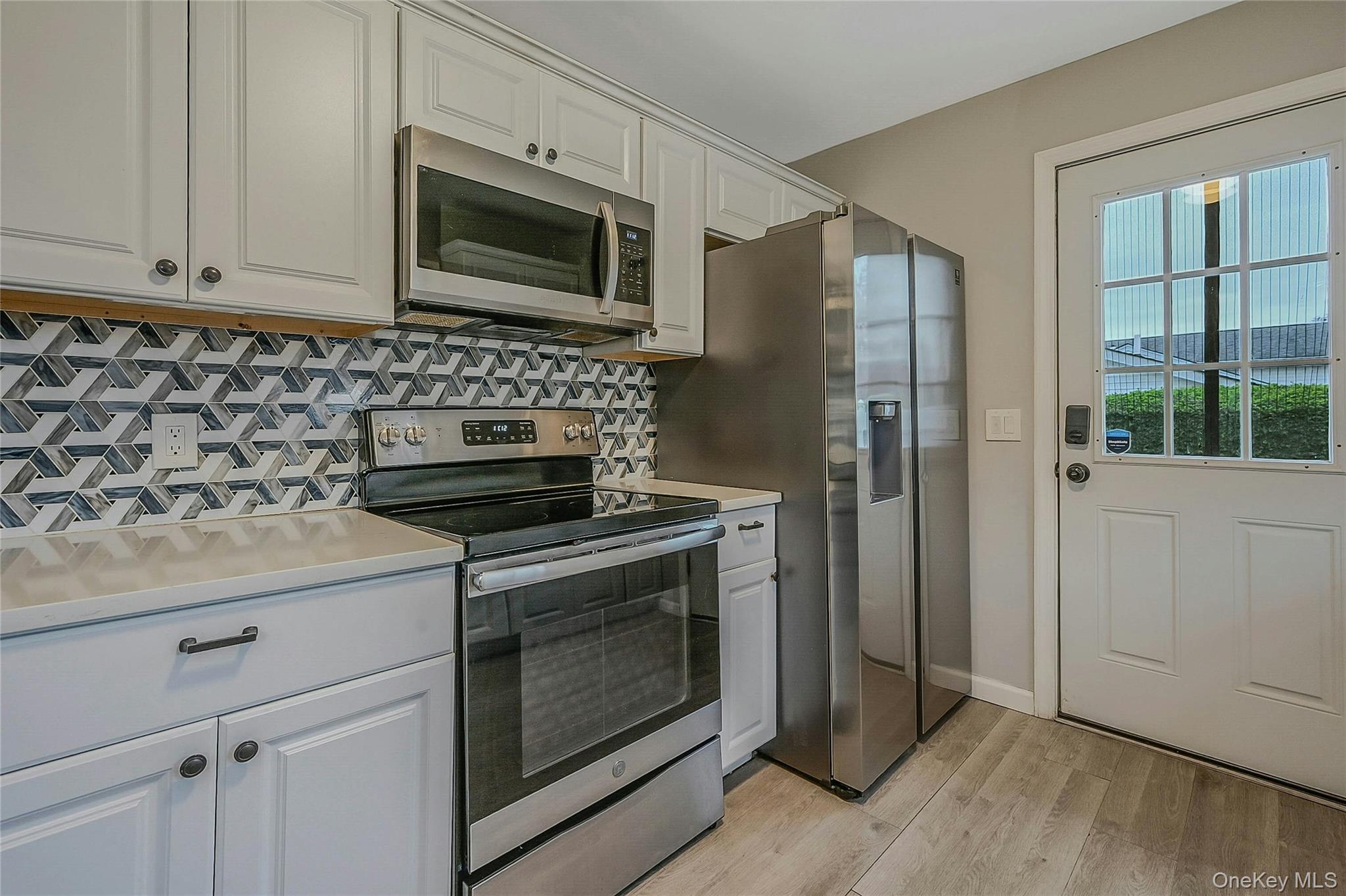 425 Blue Point Road, Farmingville, NY 11738