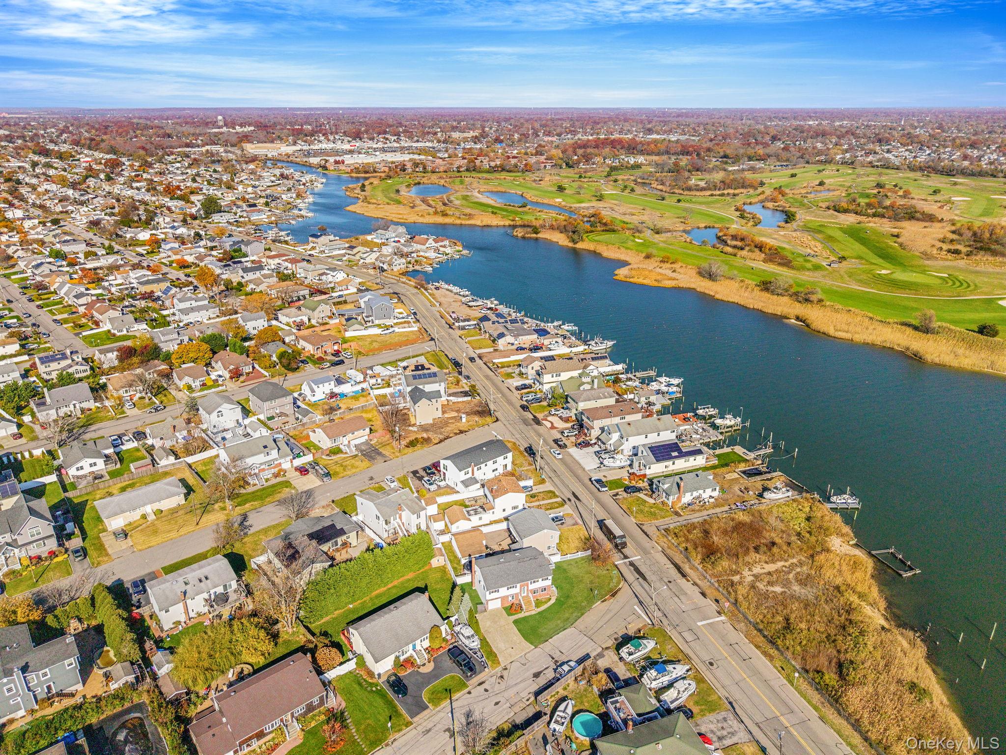 4 Bay Place, Lindenhurst, NY 11757