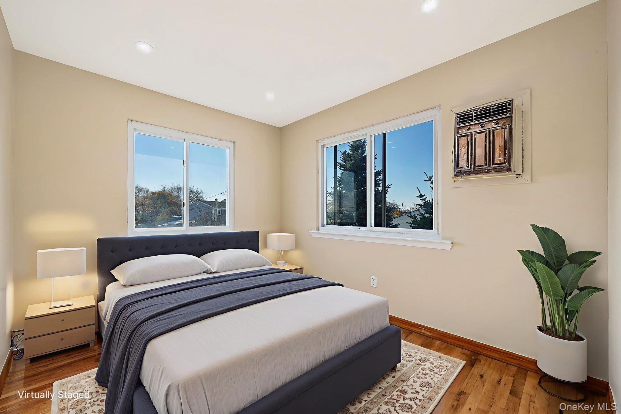 4 Bay Place, Lindenhurst, NY 11757