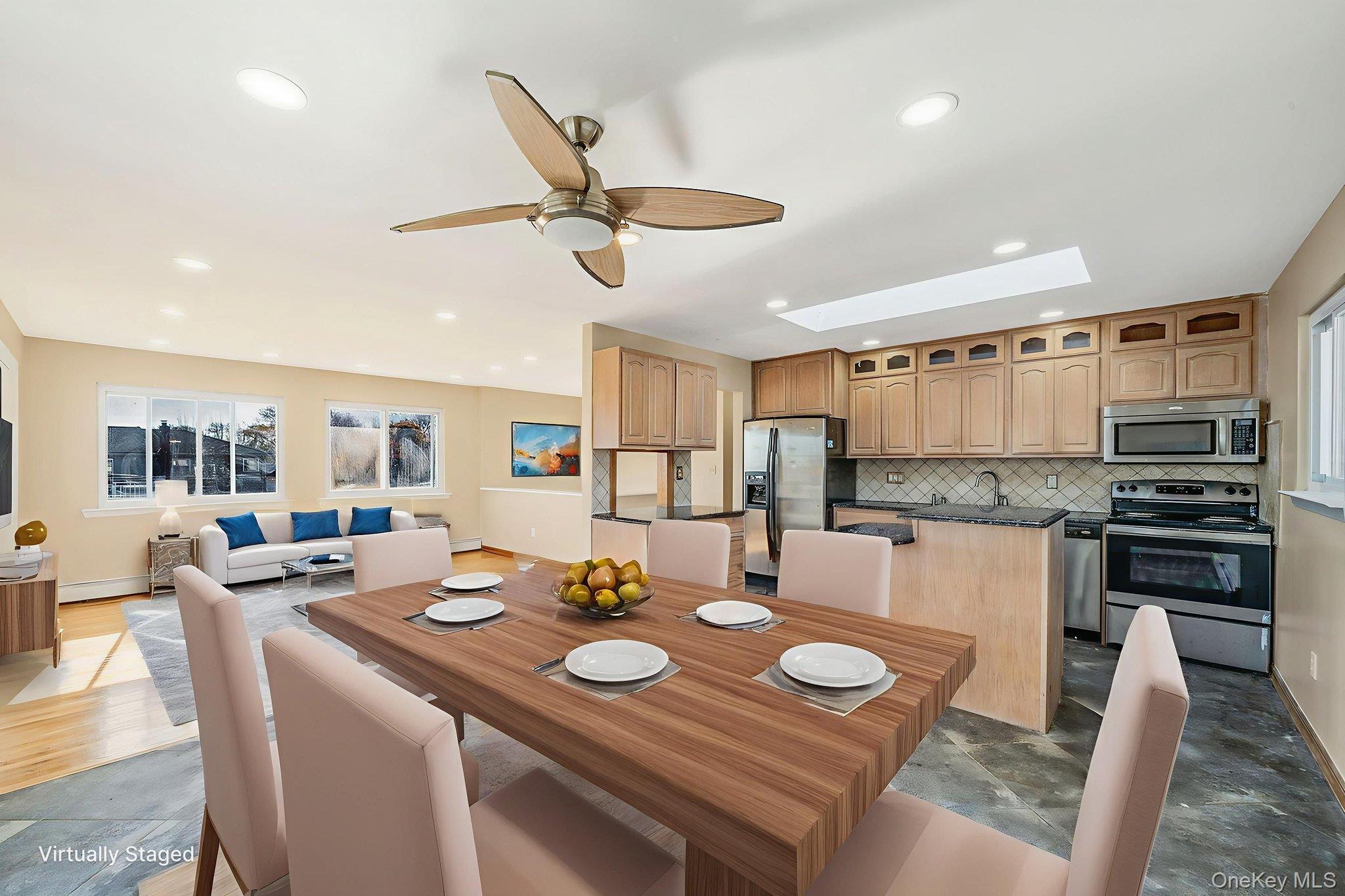 4 Bay Place, Lindenhurst, NY 11757