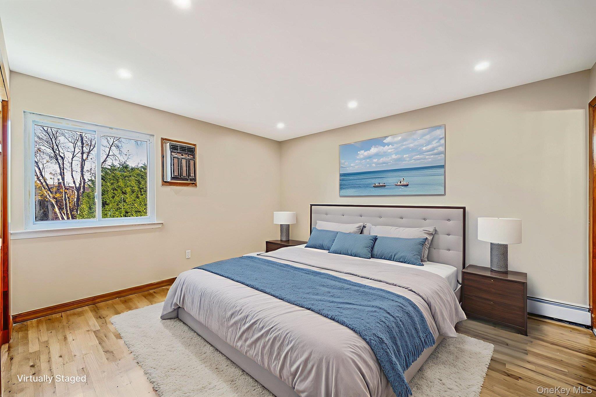 4 Bay Place, Lindenhurst, NY 11757