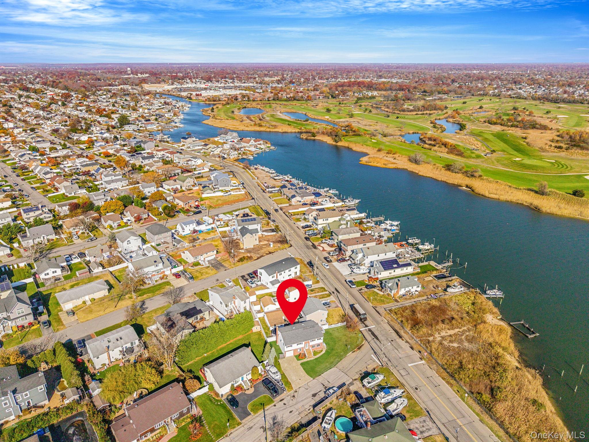 4 Bay Place, Lindenhurst, NY 11757