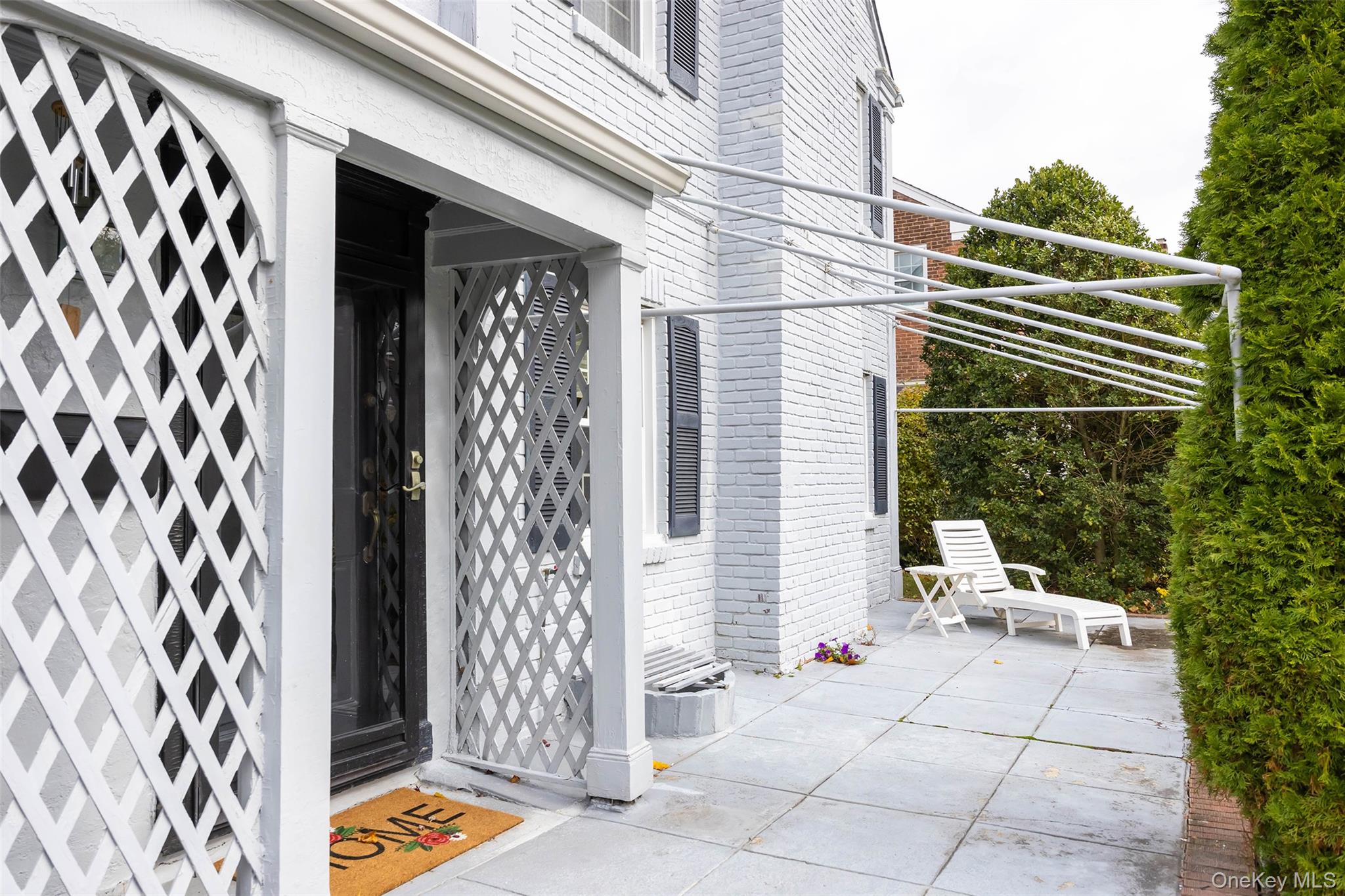 65 Old Mill Road, Manhasset, NY 11030