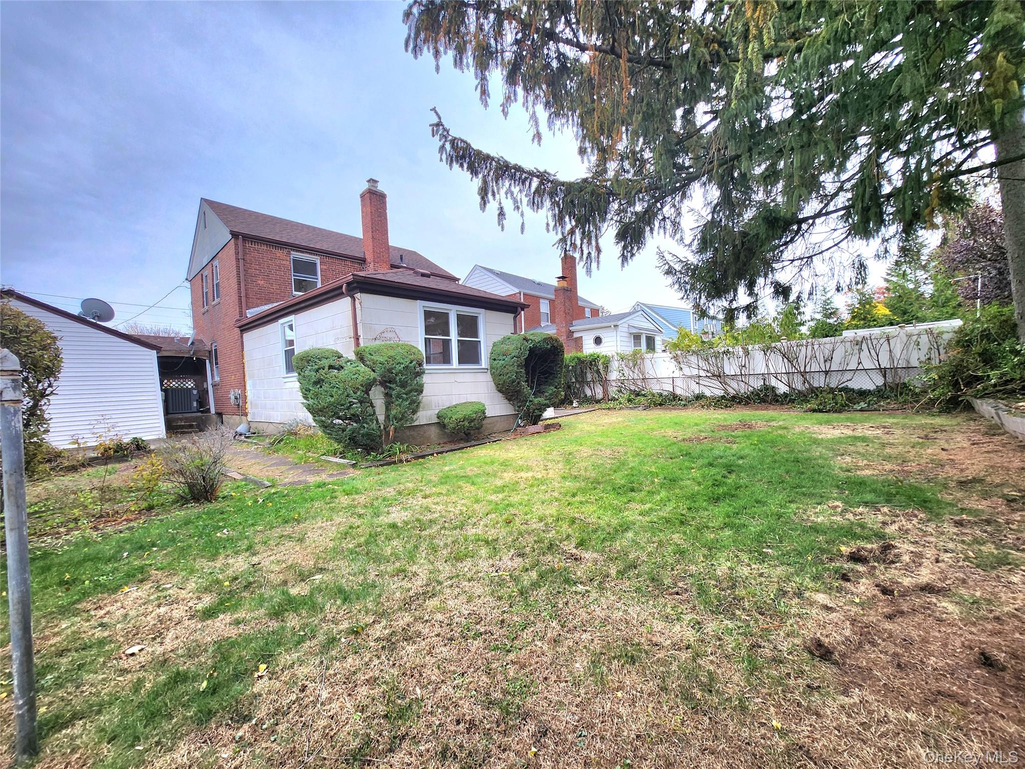 306 Beebe Road, Mineola, NY 11501