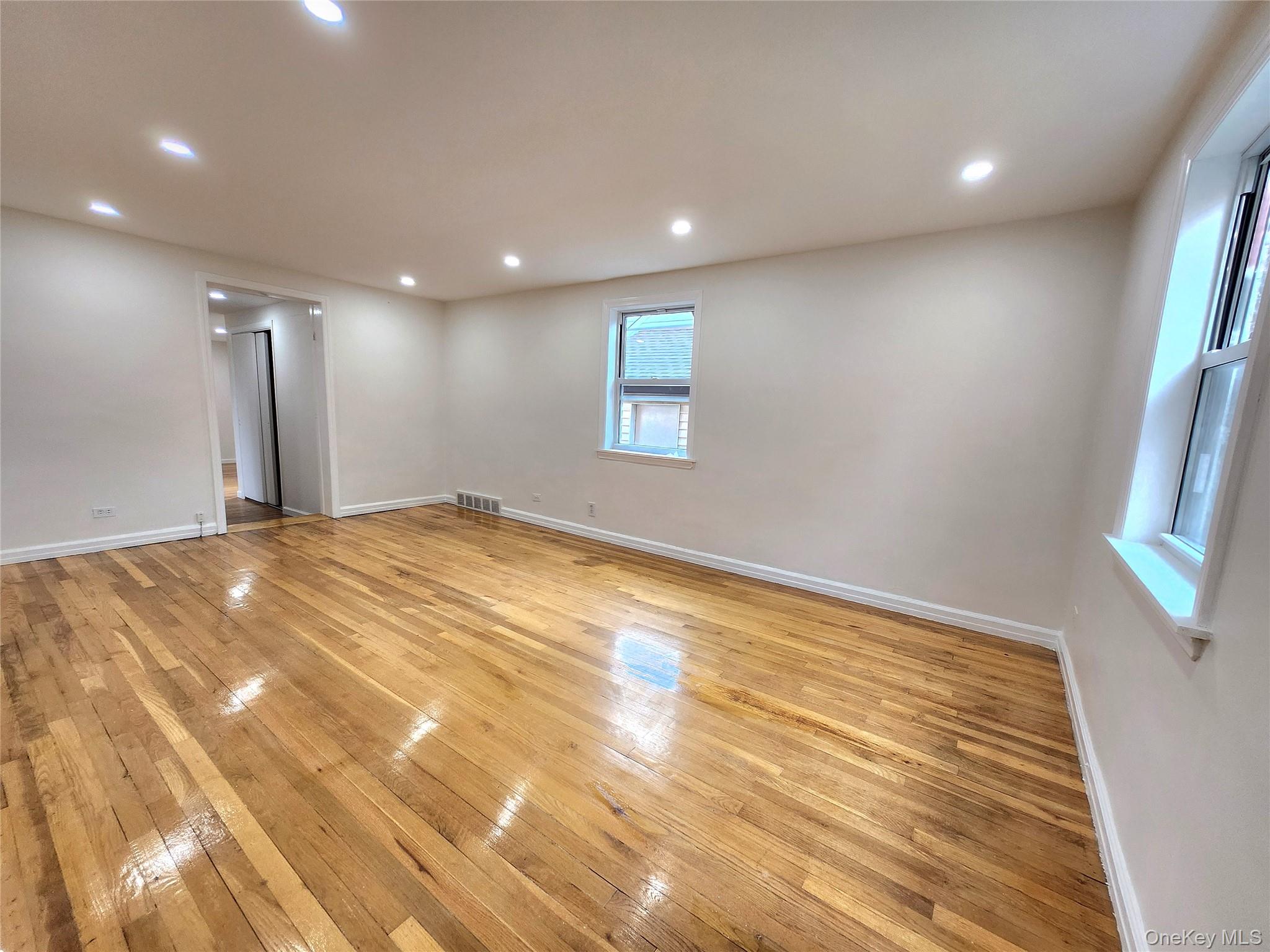 306 Beebe Road, Mineola, NY 11501