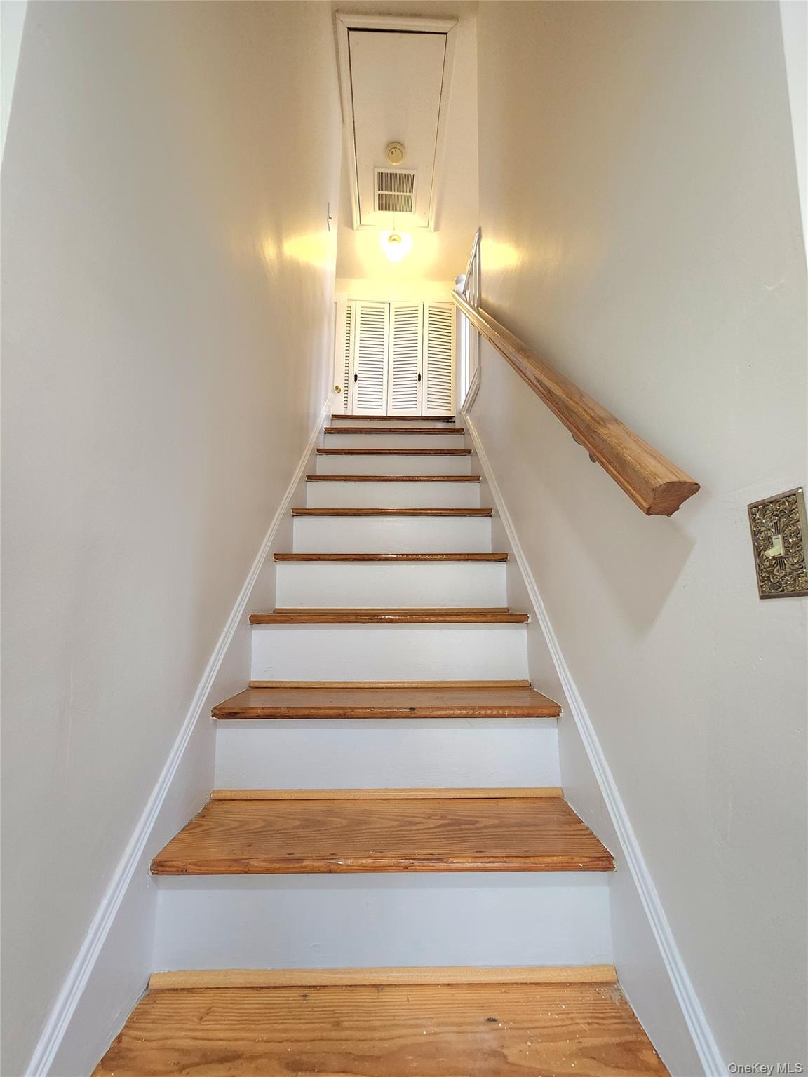 306 Beebe Road, Mineola, NY 11501