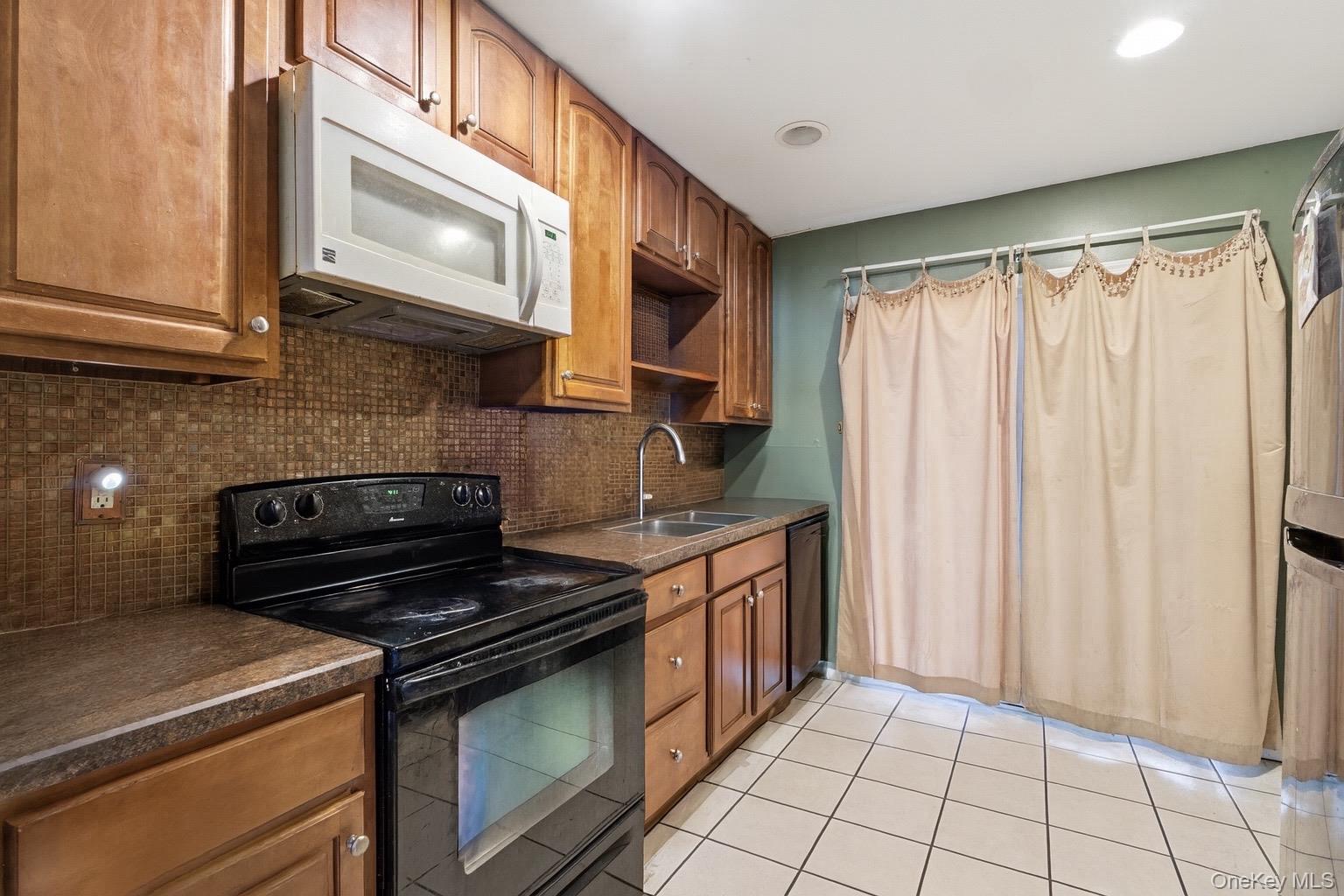 36 Ralph Street, Brentwood, NY 11717