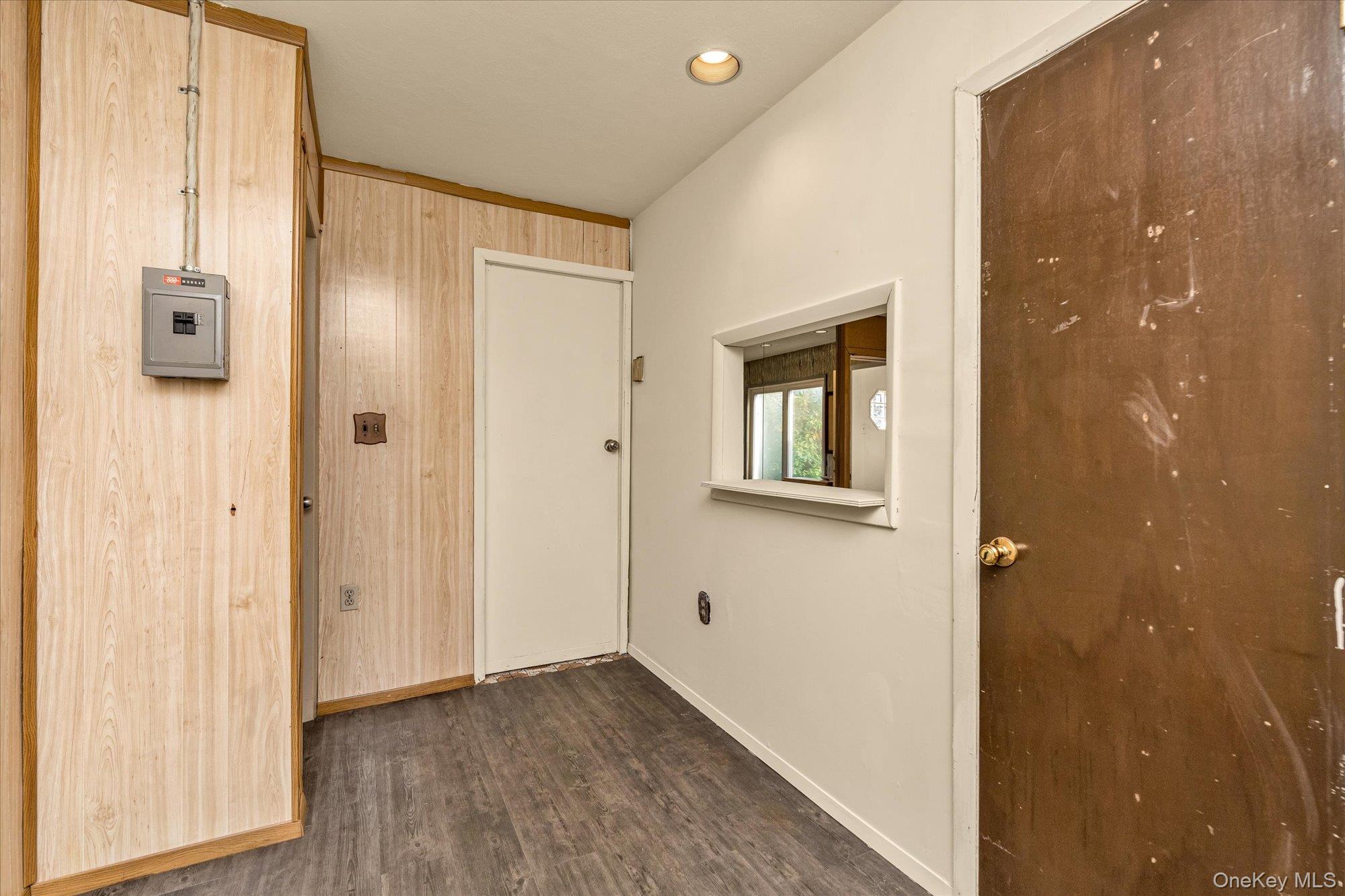 1 Ranch Lane, Levittown, NY 11756