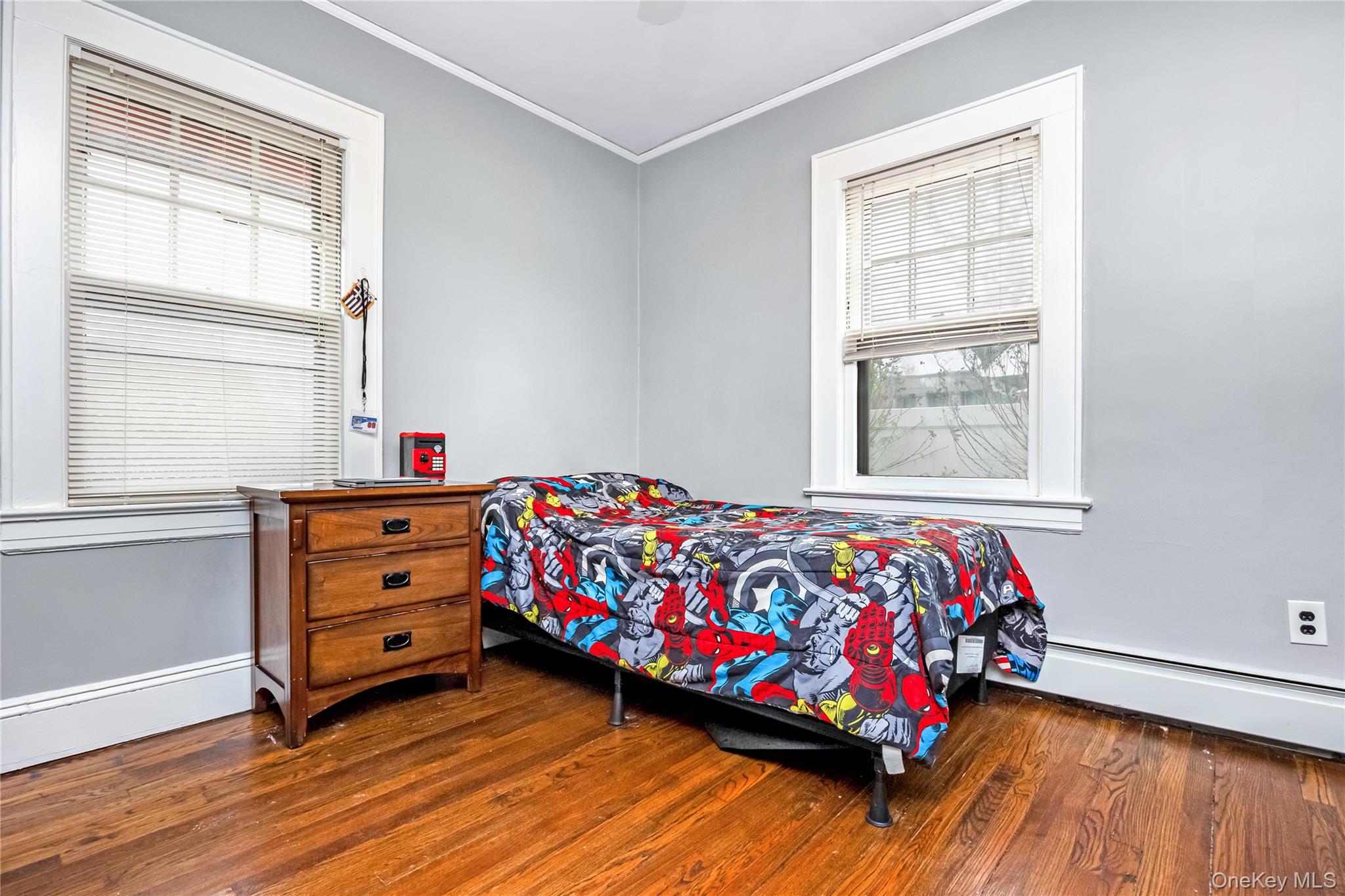 51 Castleton Court, Oceanside, NY 11572