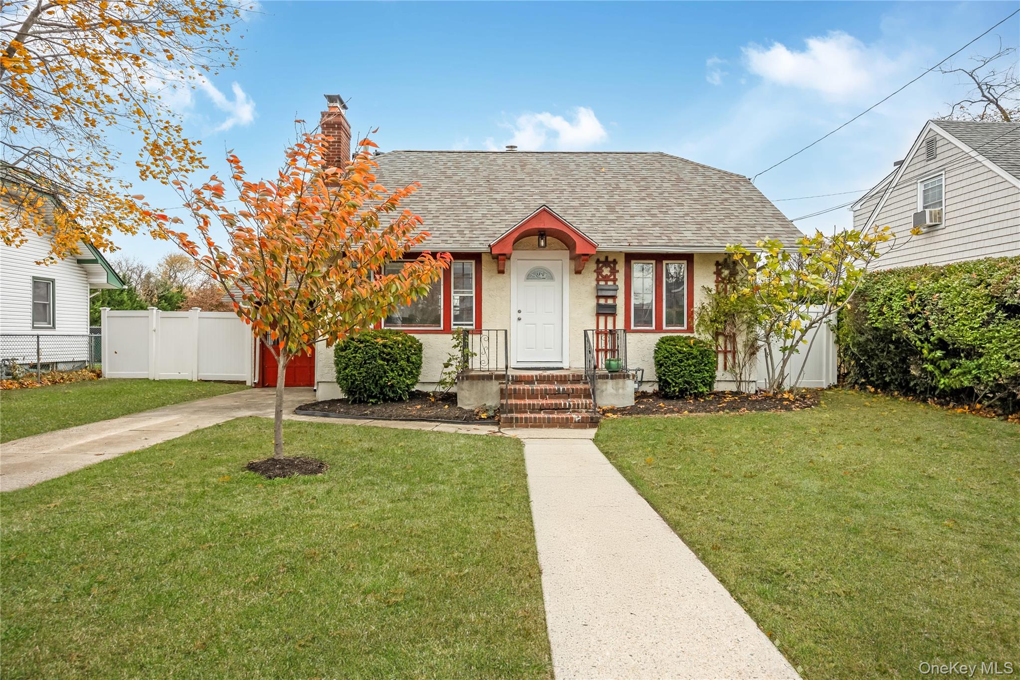 51 Castleton Court, Oceanside, NY 11572