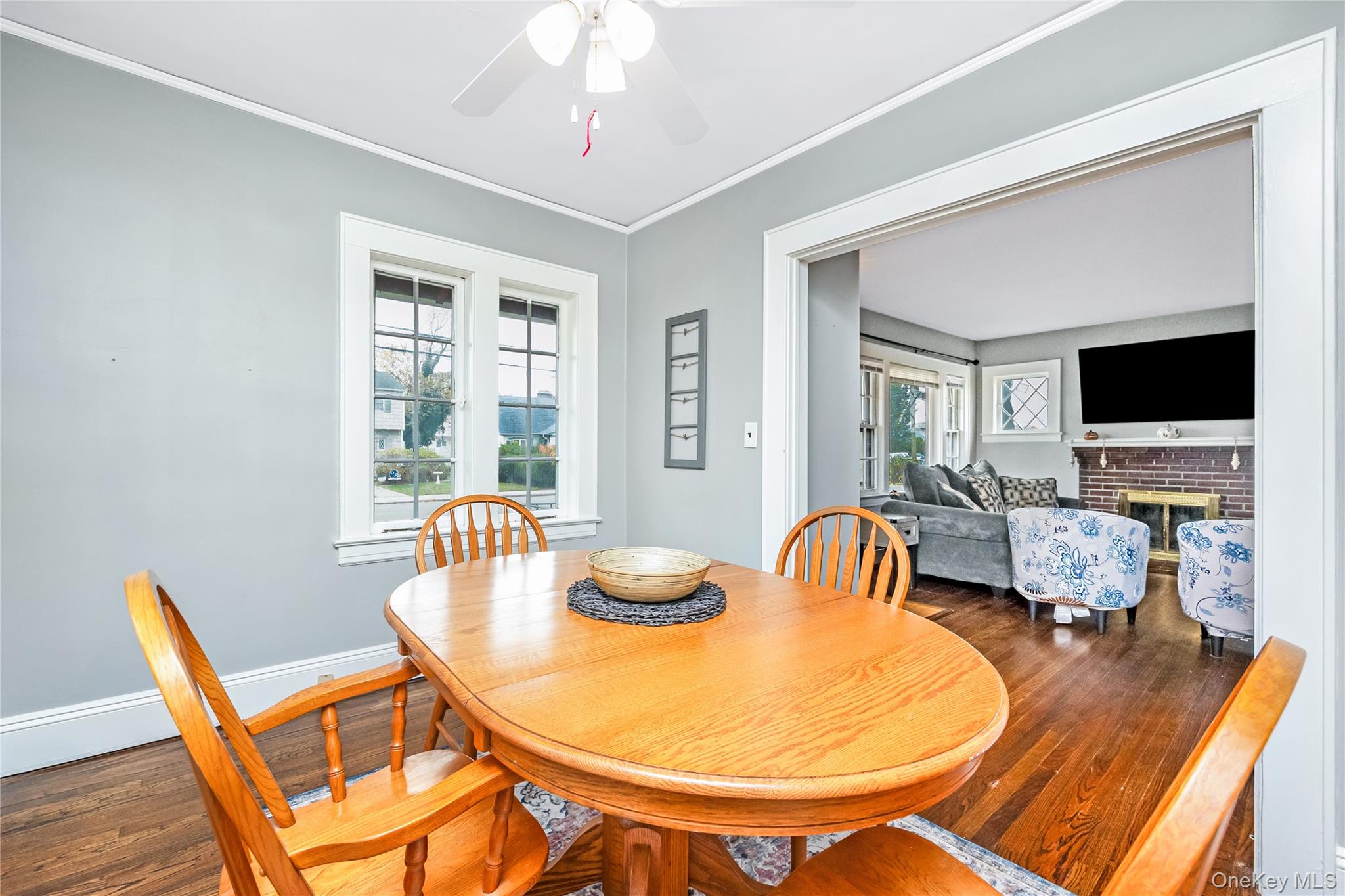 51 Castleton Court, Oceanside, NY 11572