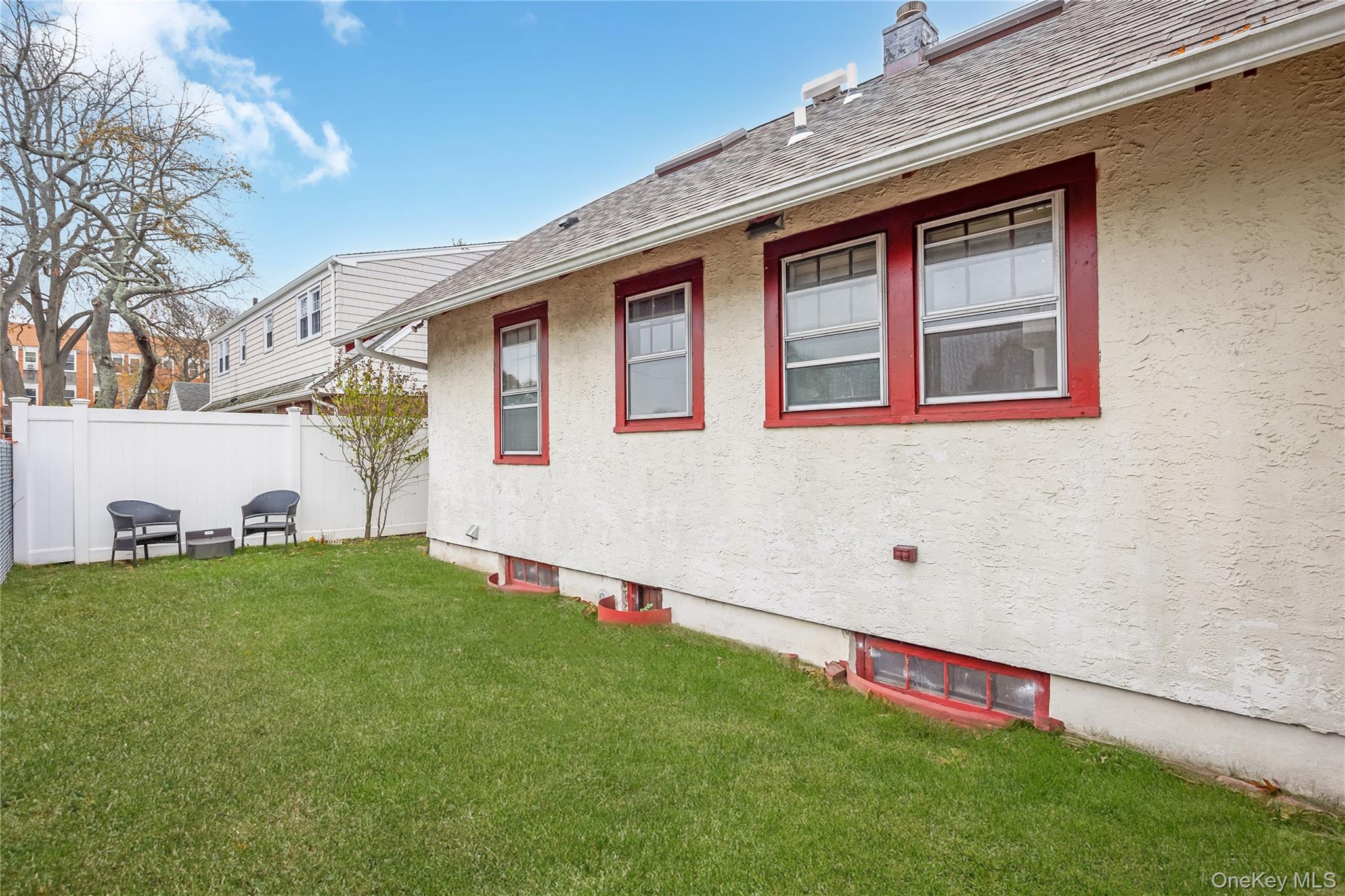 51 Castleton Court, Oceanside, NY 11572