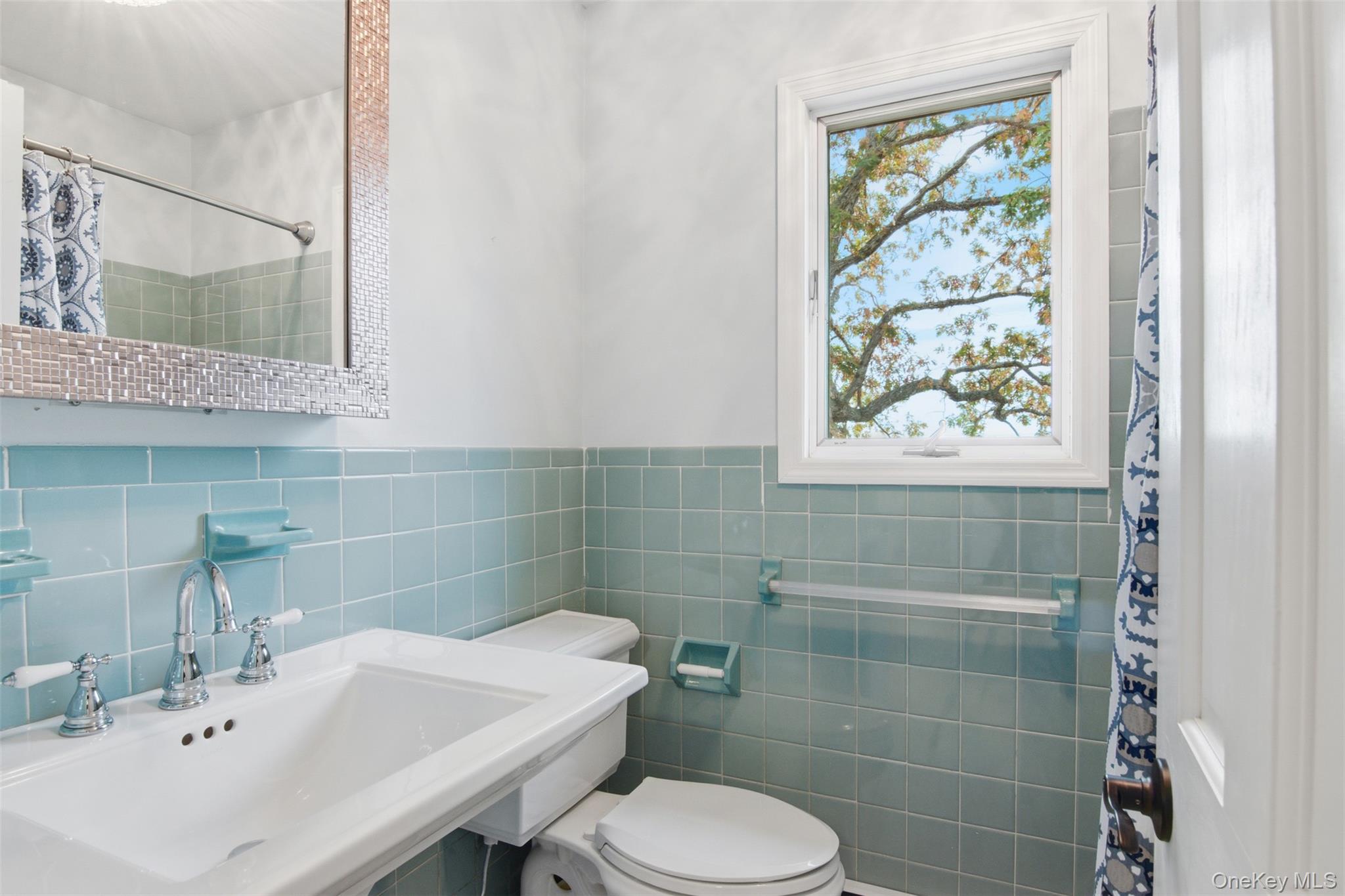 14 Flax Pond Woods Road, Setauket, NY 11733