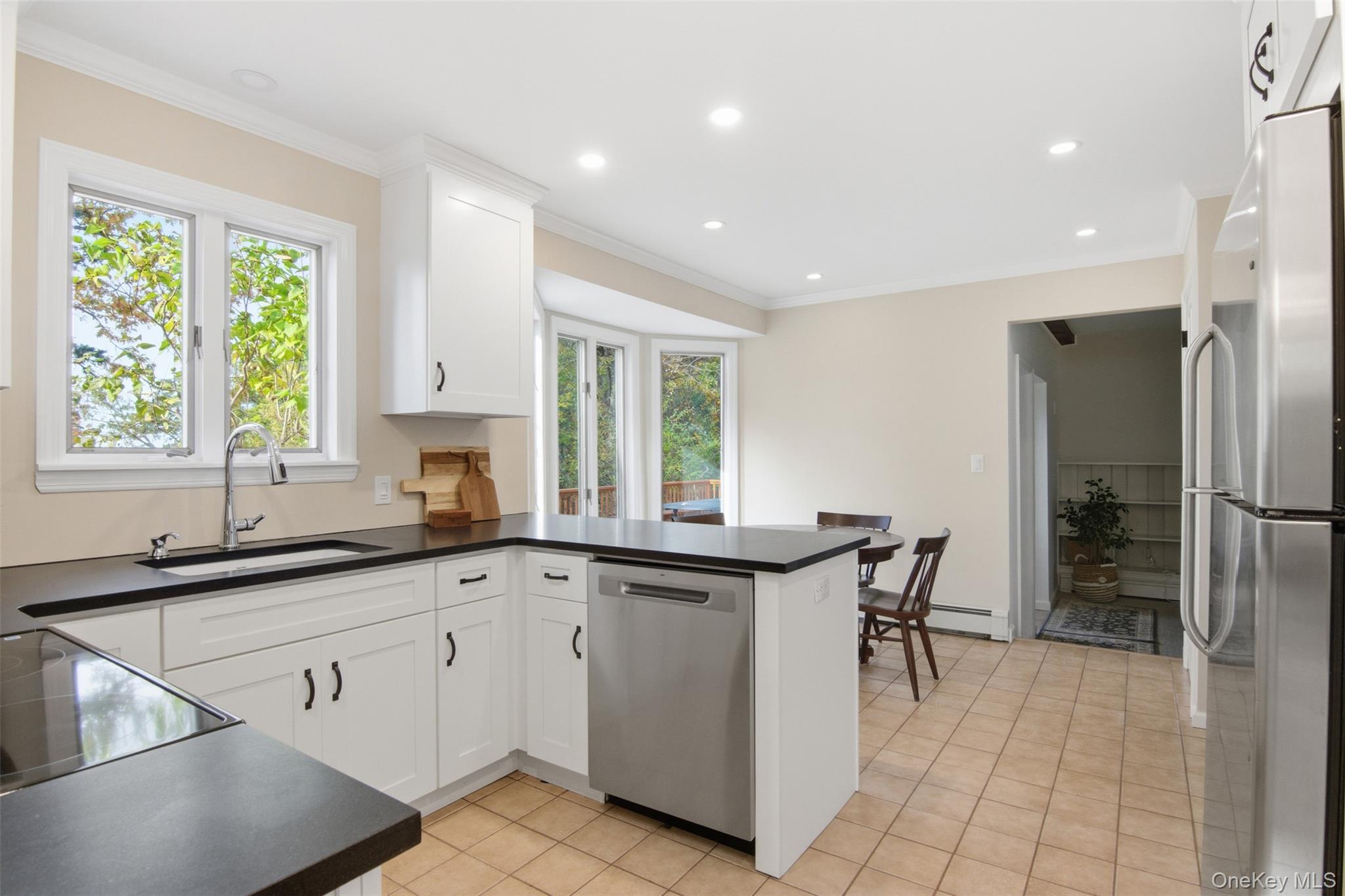 14 Flax Pond Woods Road, Setauket, NY 11733