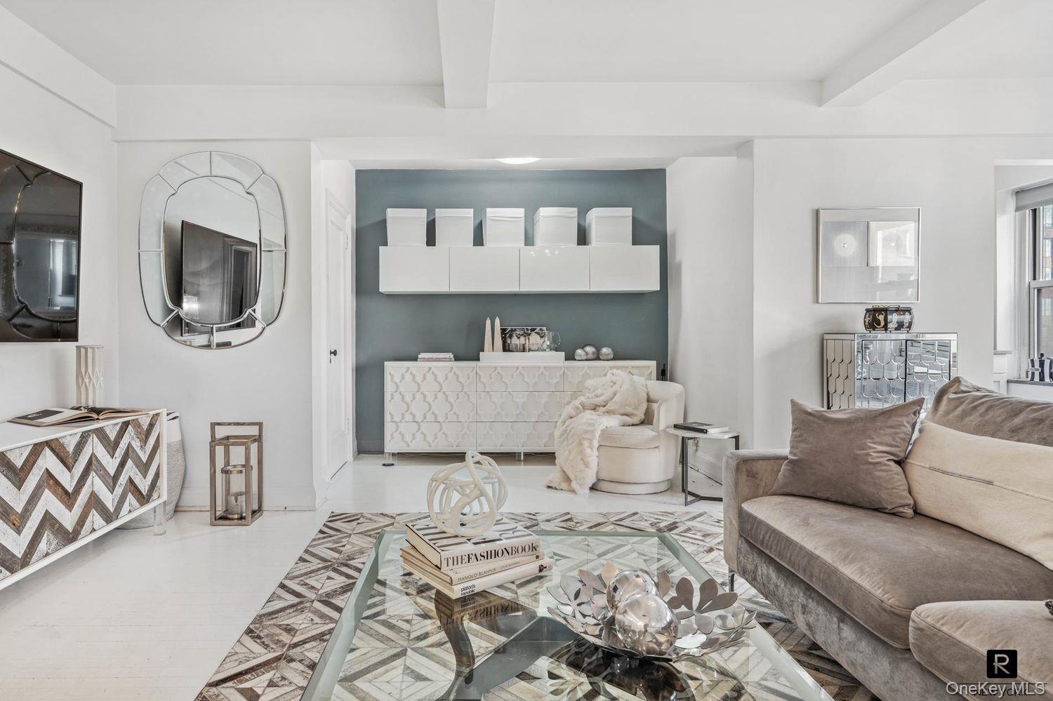 400 East 52nd Street # 9-C, New York (Manhattan), NY 10022