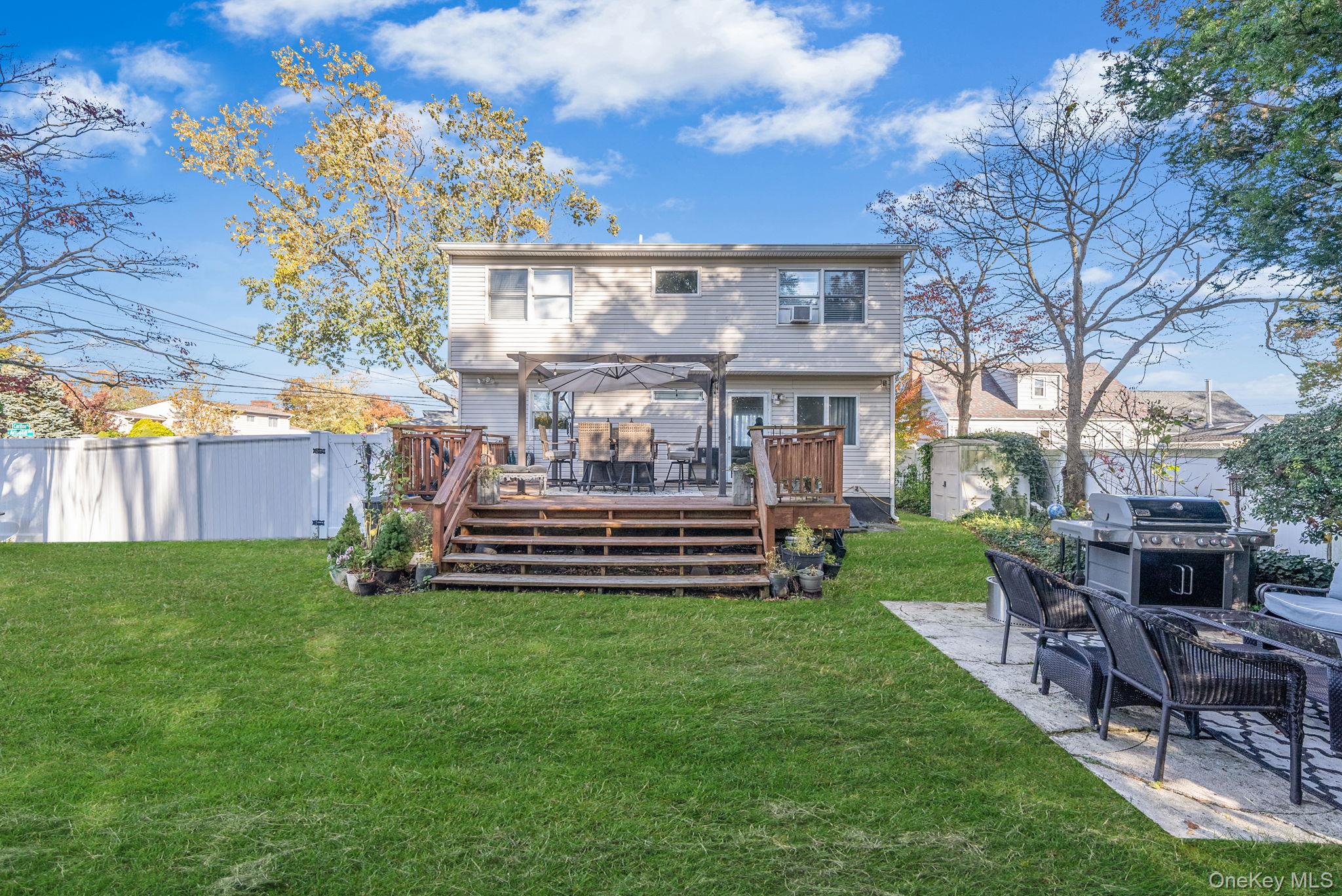 248 Arnold Avenue, West Babylon, NY 11704