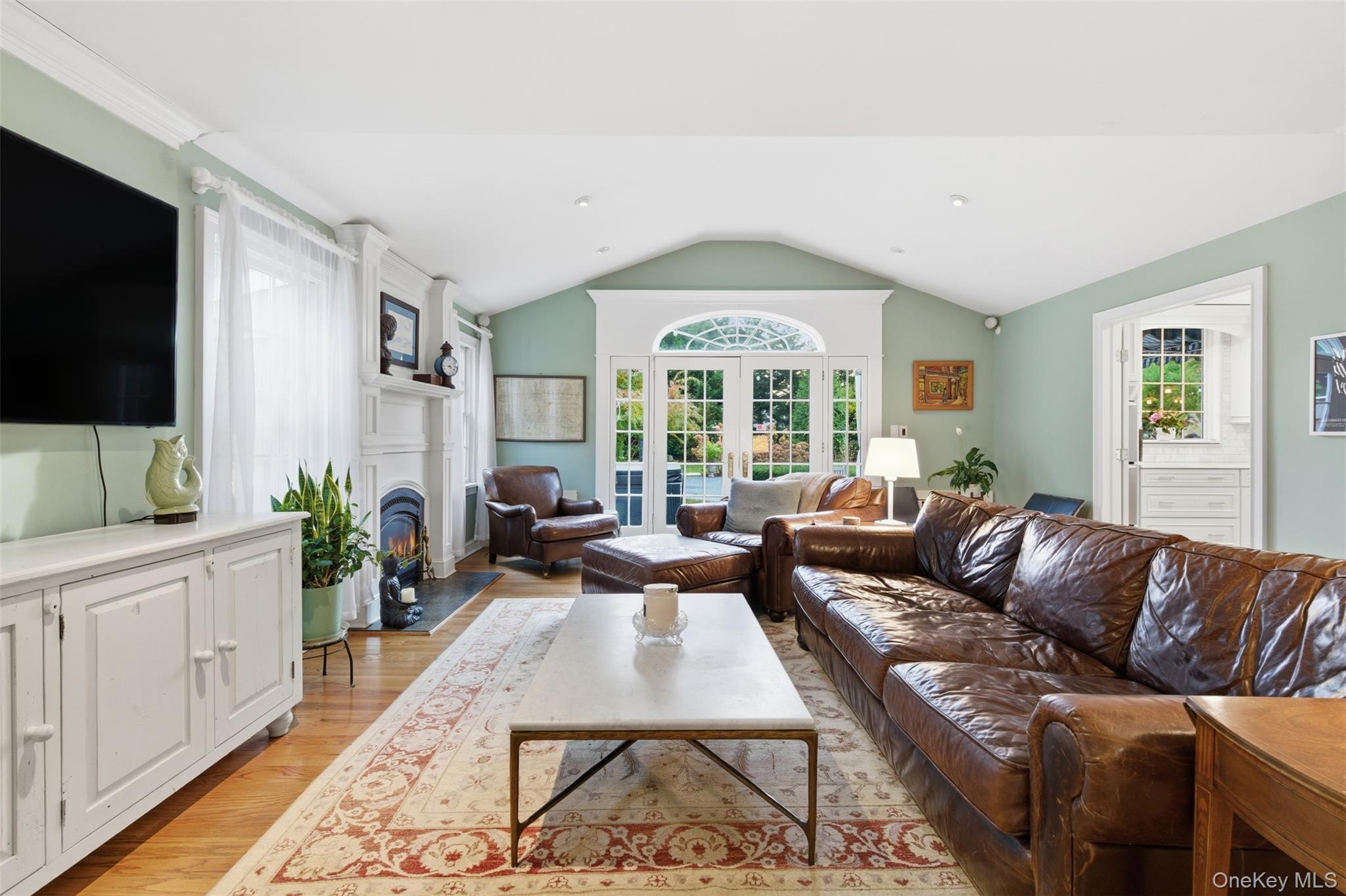 30 Lawrence Lane, Bay Shore, NY 11706