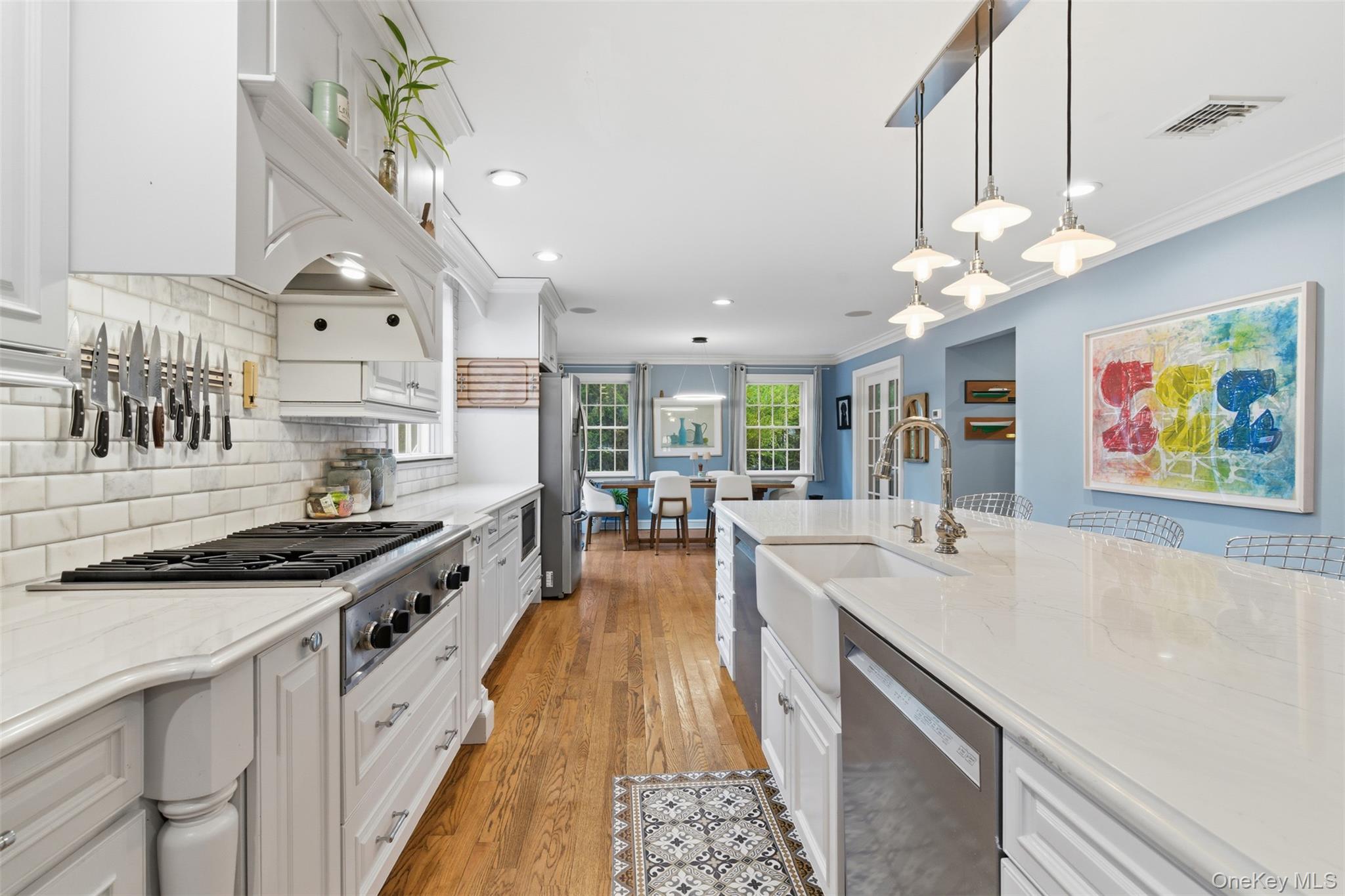 30 Lawrence Lane, Bay Shore, NY 11706