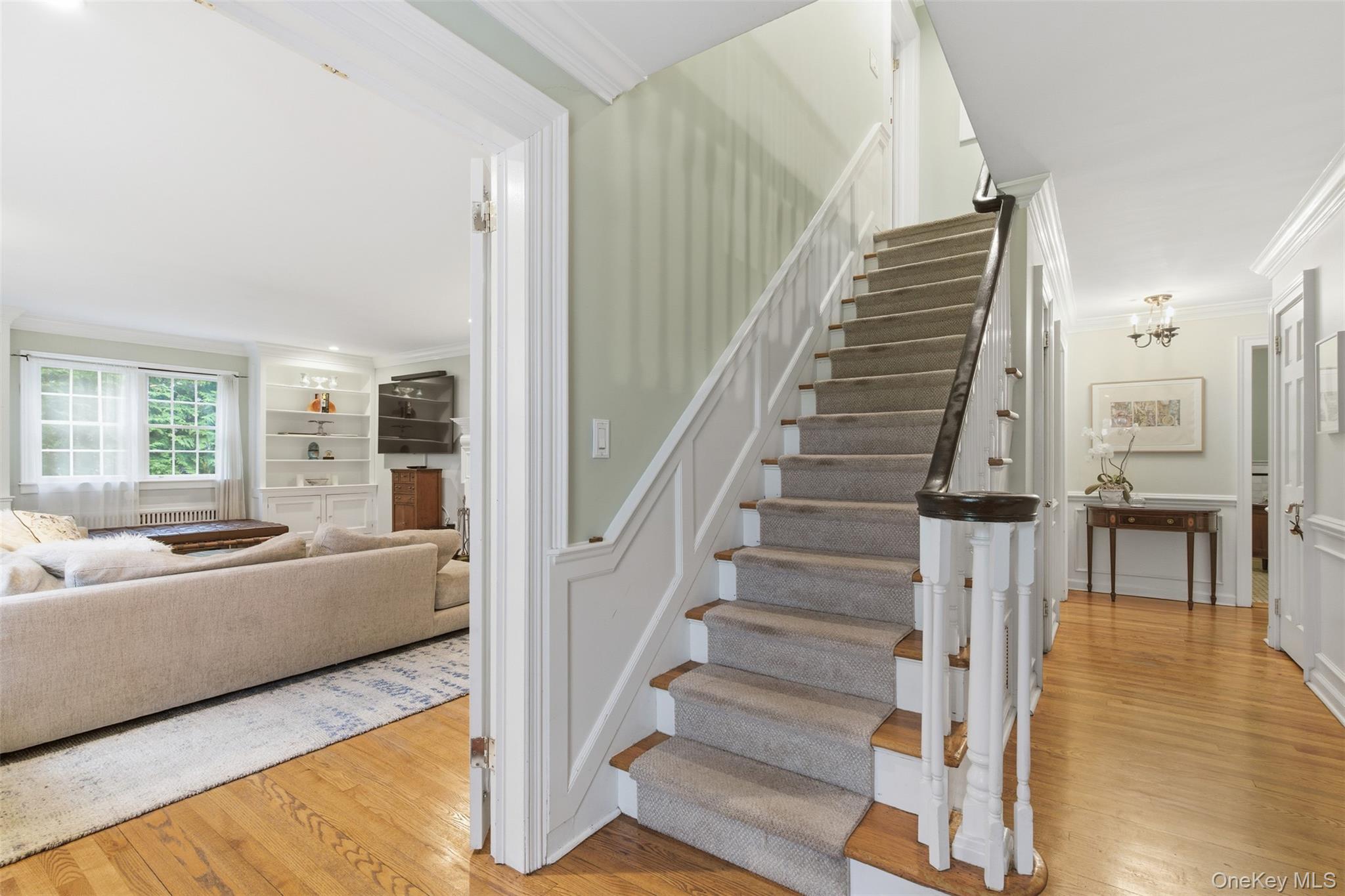 30 Lawrence Lane, Bay Shore, NY 11706