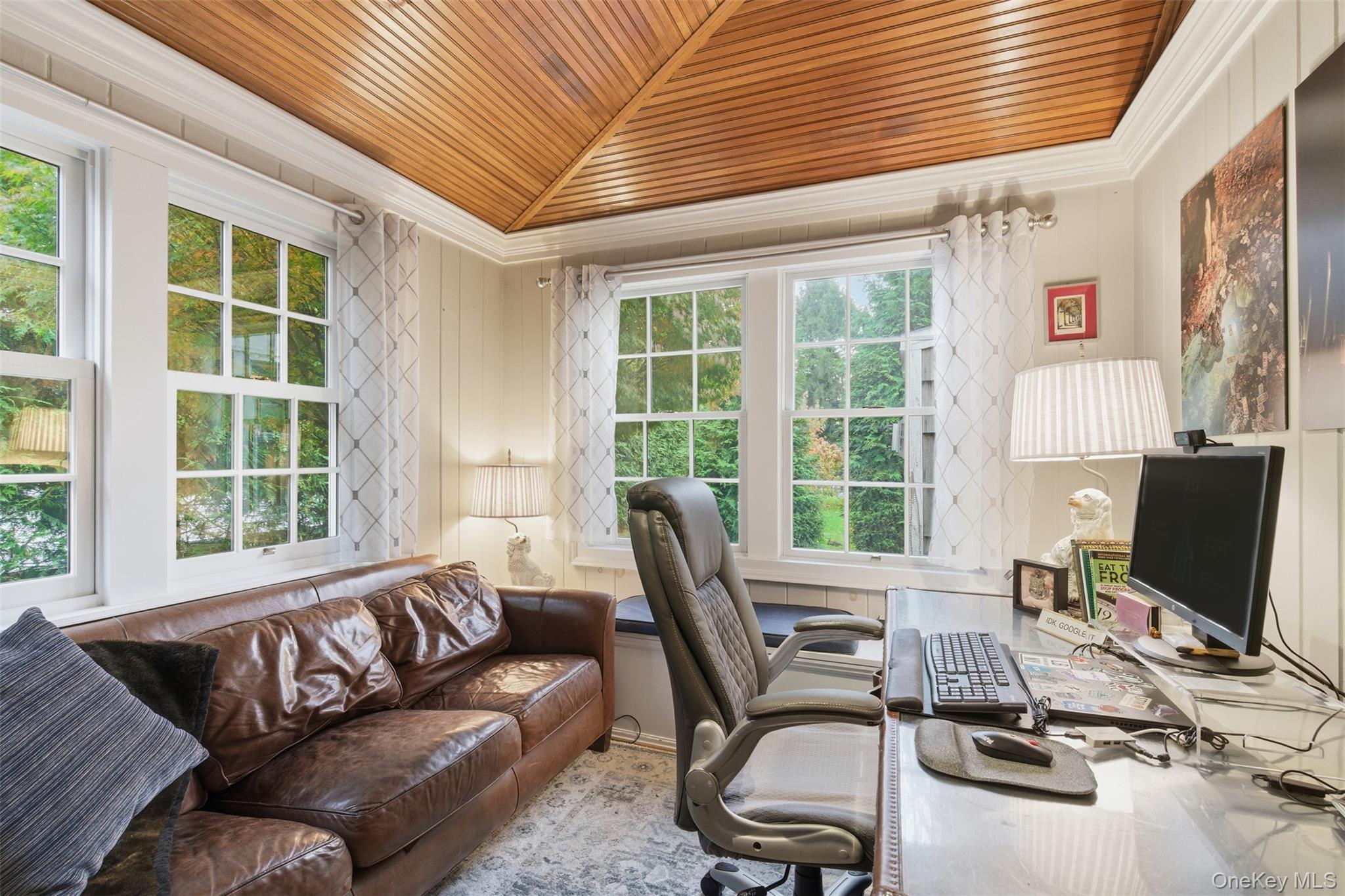 30 Lawrence Lane, Bay Shore, NY 11706