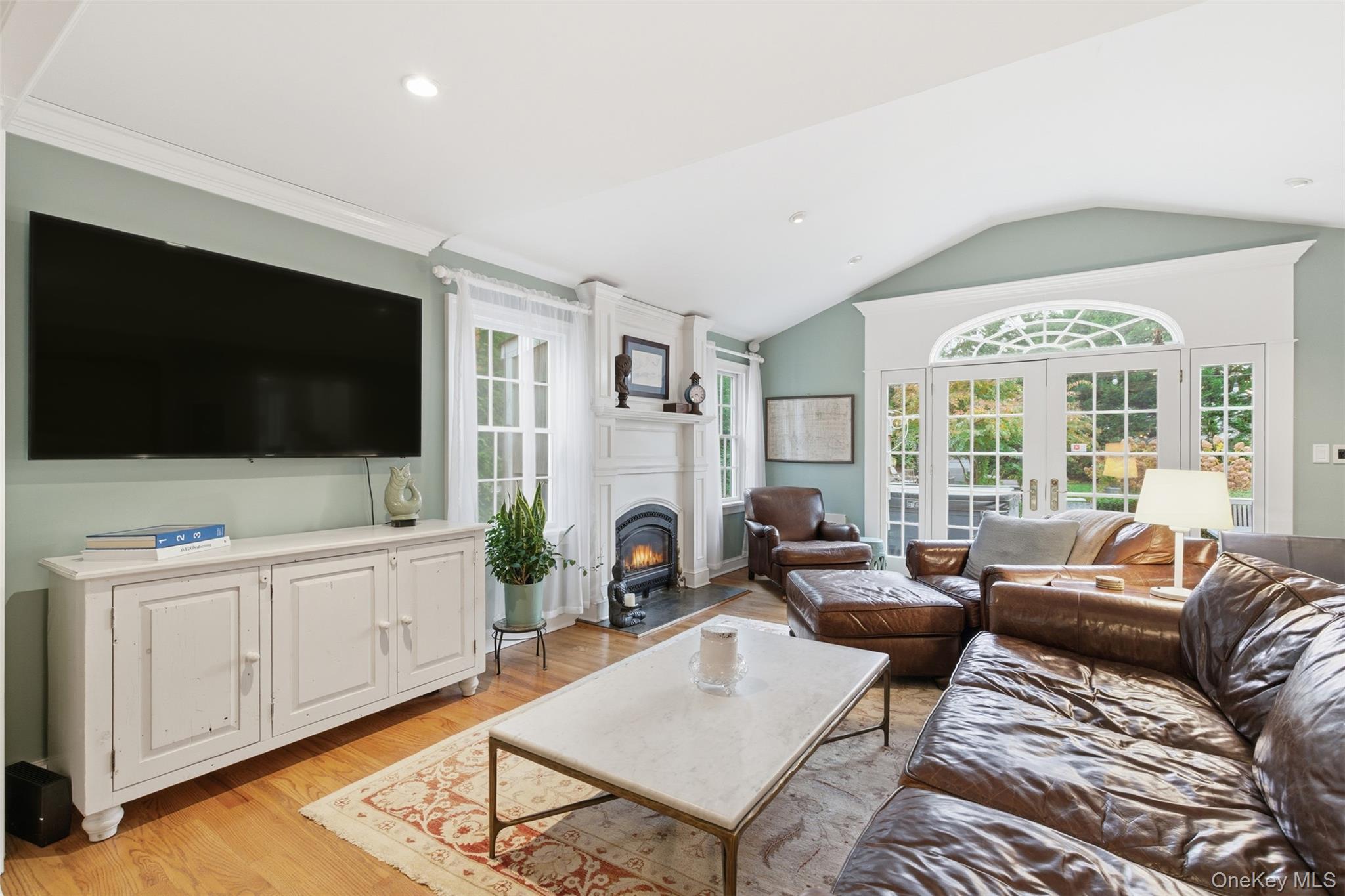 30 Lawrence Lane, Bay Shore, NY 11706