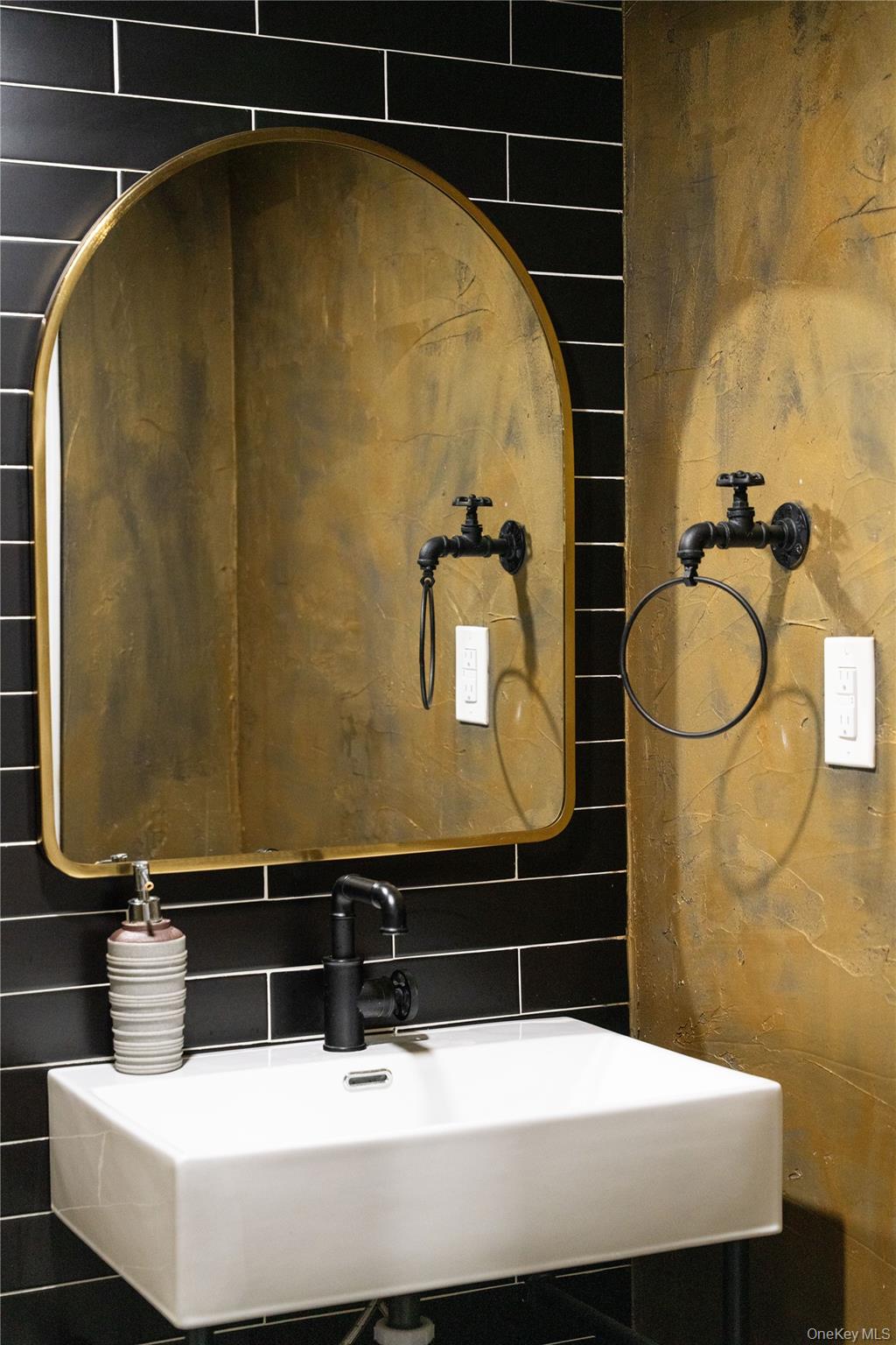 79 Tennyson Drive, Nanuet, NY 10954